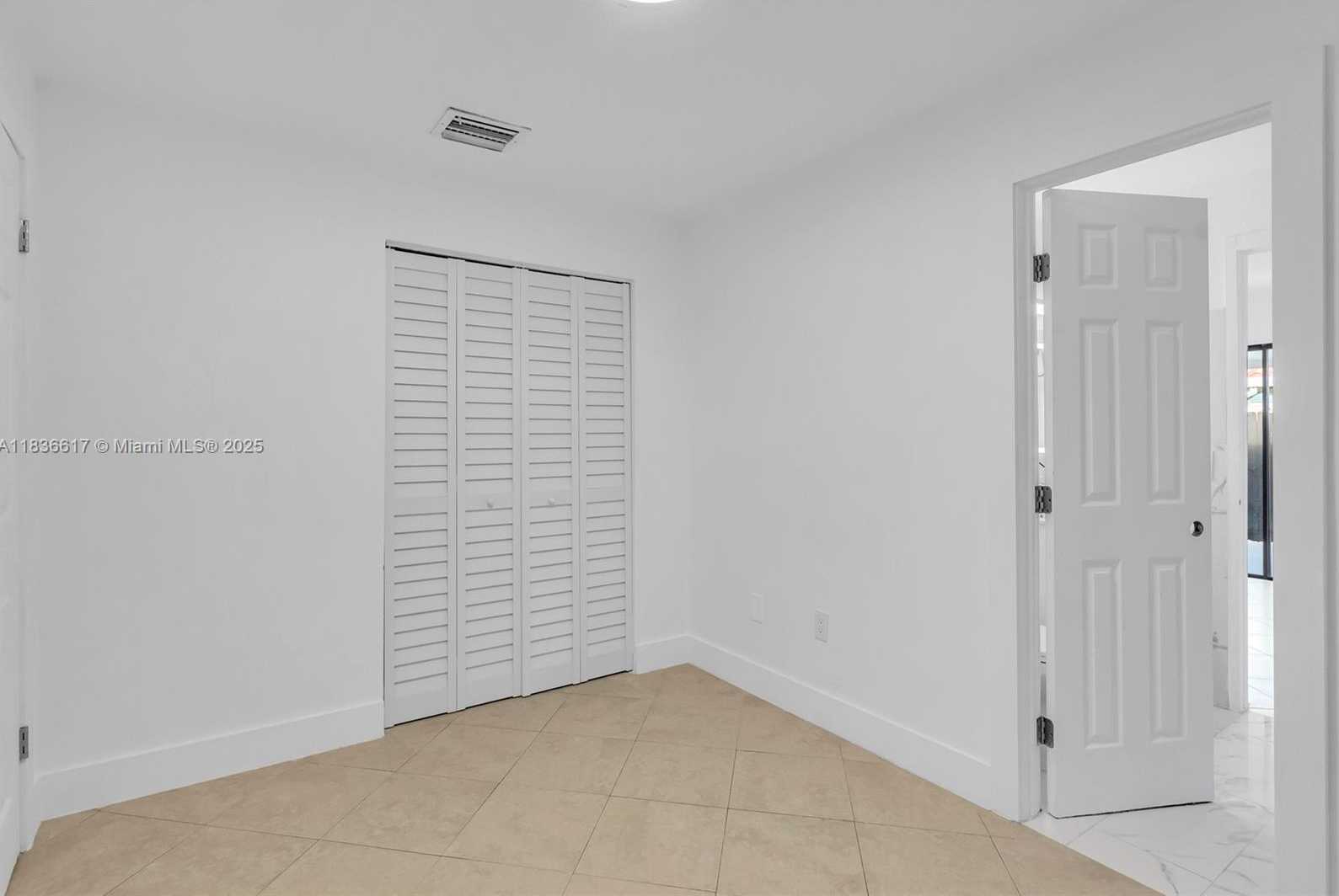 Small Image of 8811 NORTH WEST 112TH TER, Hialeah Gardens Number 10