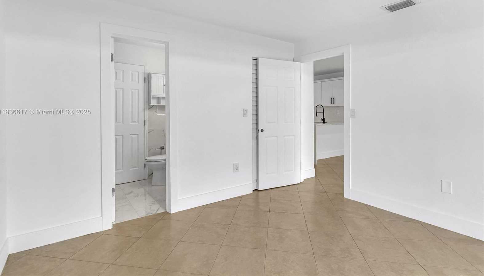 Small Image of 8811 NORTH WEST 112TH TER, Hialeah Gardens Number 15