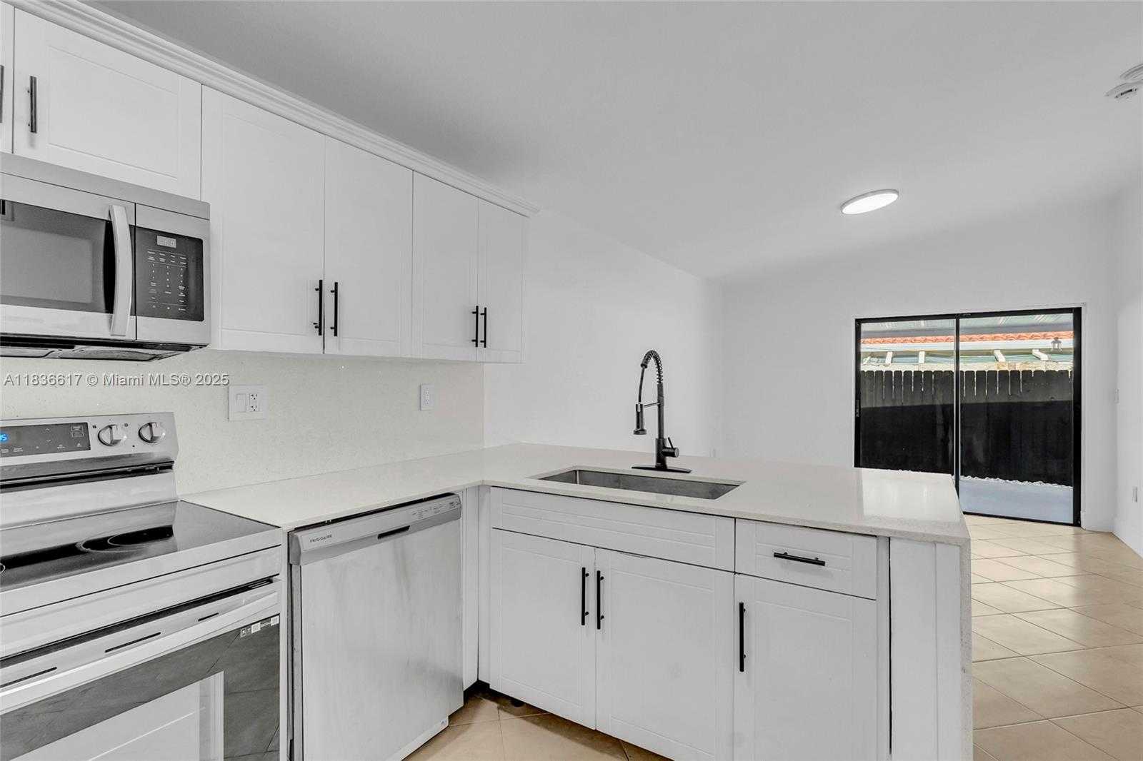 Small Image of 8811 NORTH WEST 112TH TER, Hialeah Gardens Number 21