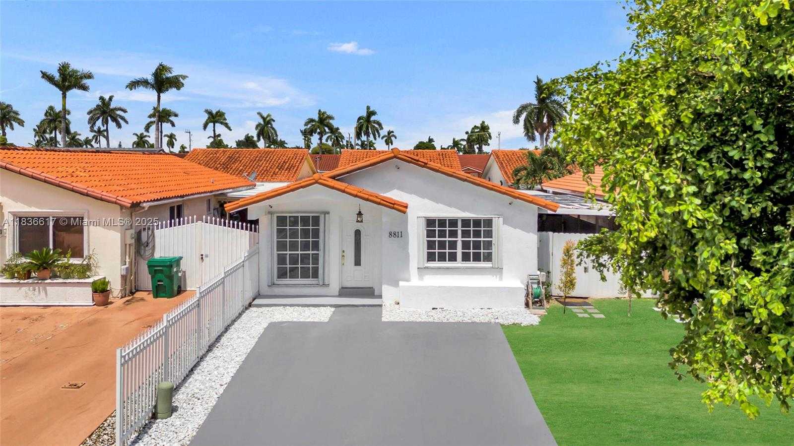 Small Image of 8811 NORTH WEST 112TH TER, Hialeah Gardens Number 4