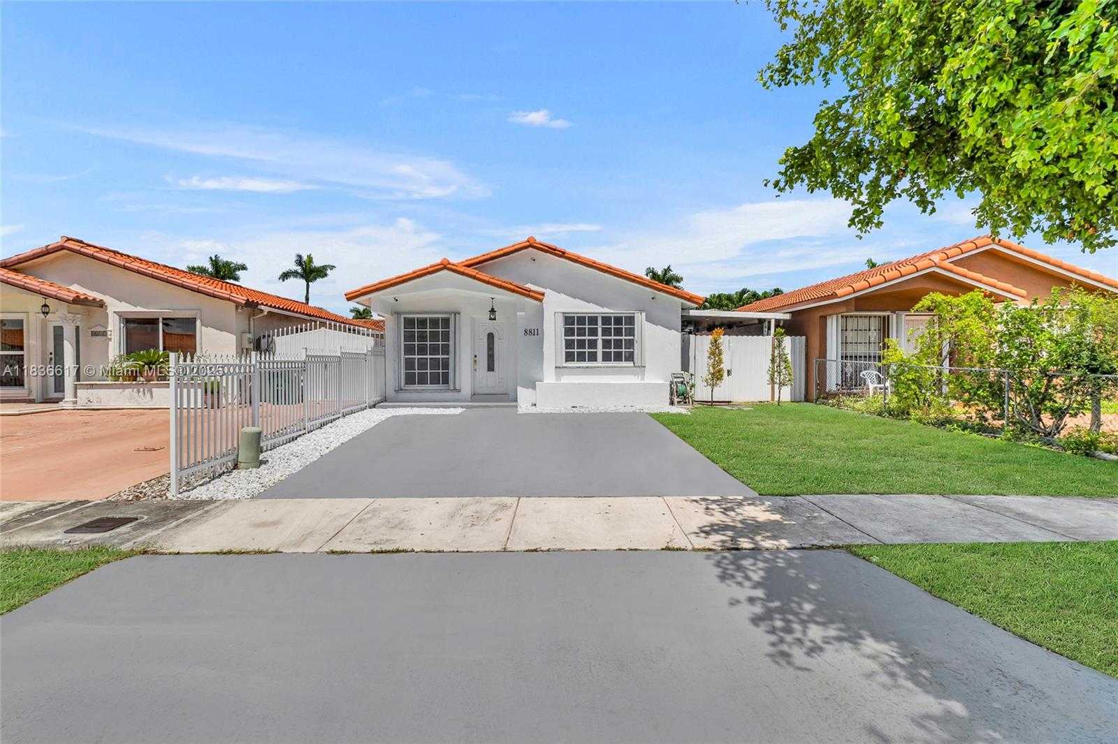 Small Image of 8811 NORTH WEST 112TH TER, Hialeah Gardens Number 5