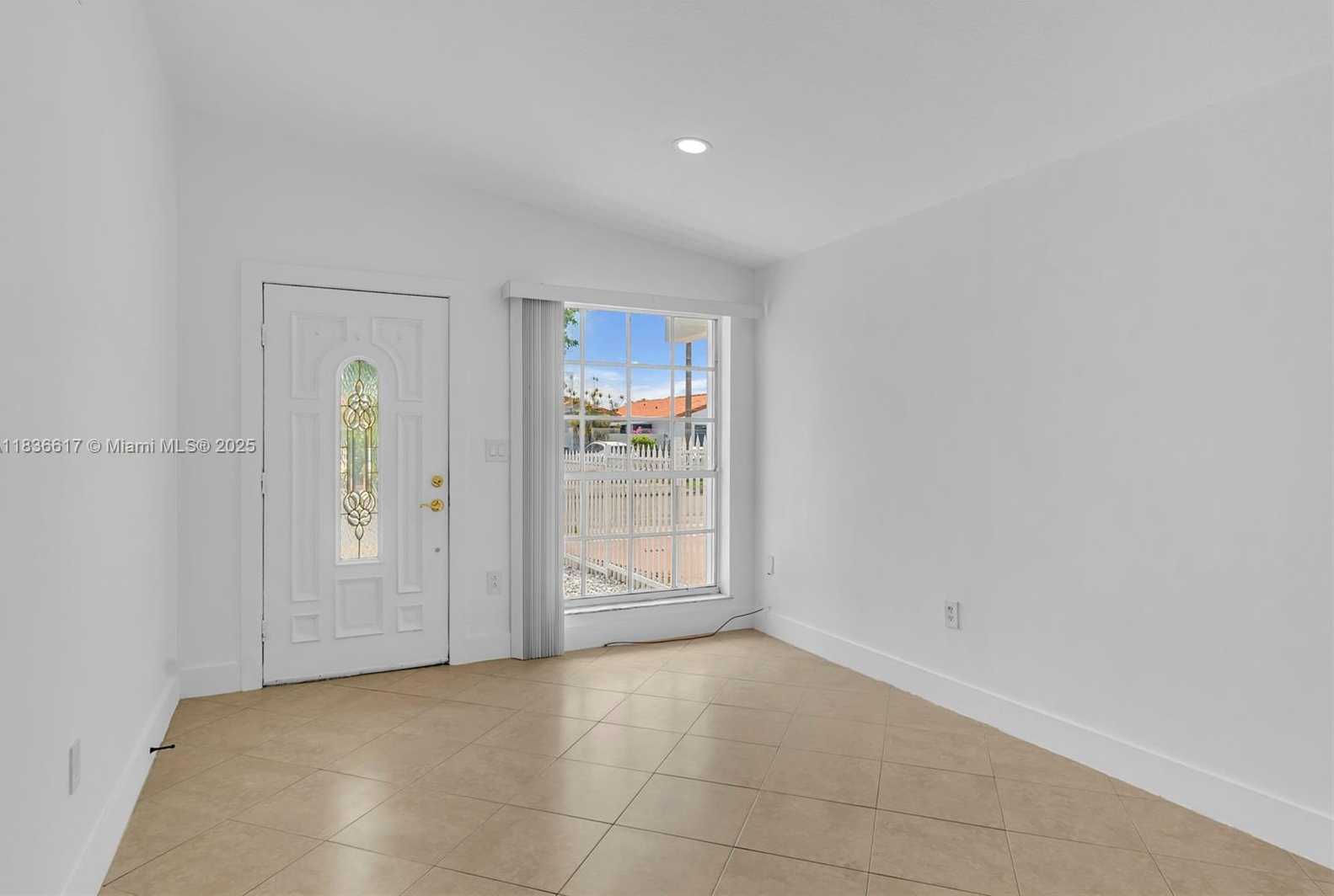 Small Image of 8811 NORTH WEST 112TH TER, Hialeah Gardens Number 7