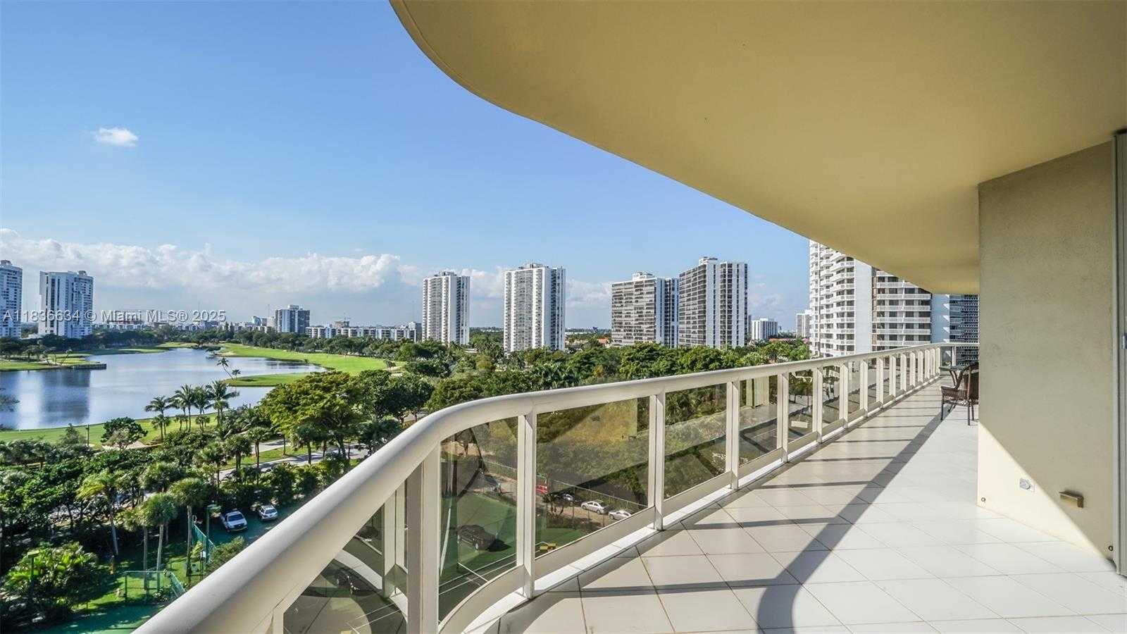Small Image of 20191 EAST COUNTRY CLUB DR #901, Aventura Number 2
