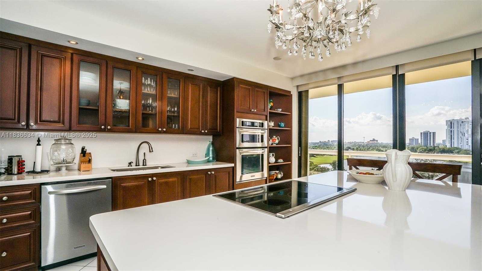 Small Image of 20191 EAST COUNTRY CLUB DR #901, Aventura Number 3
