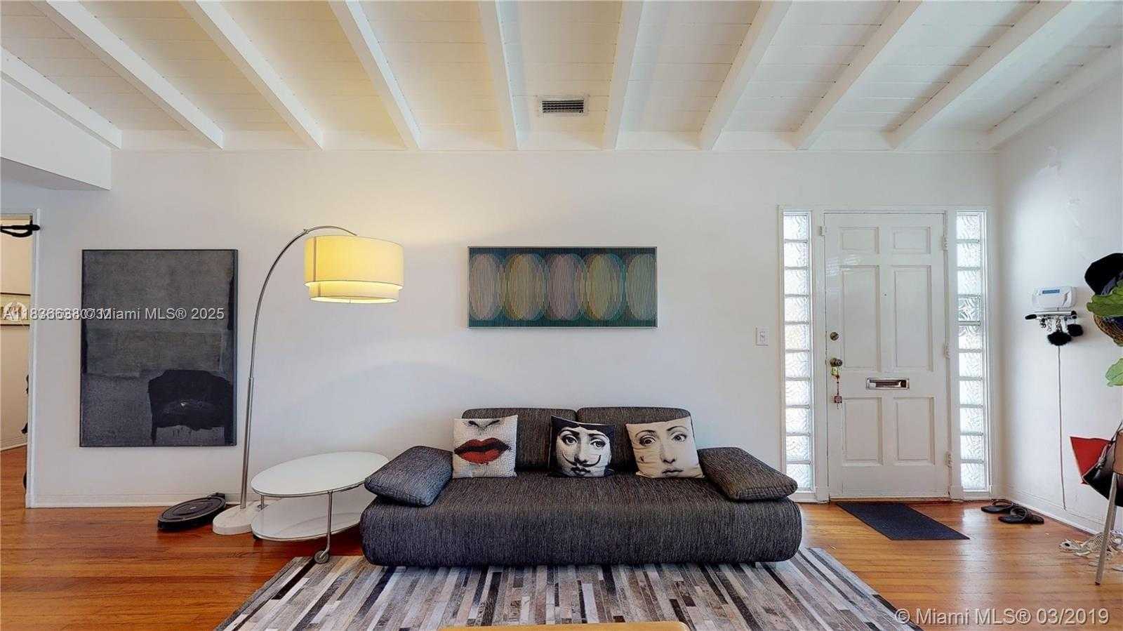 Small Image of 725 NORTH EAST 73RD ST, Miami Number 10
