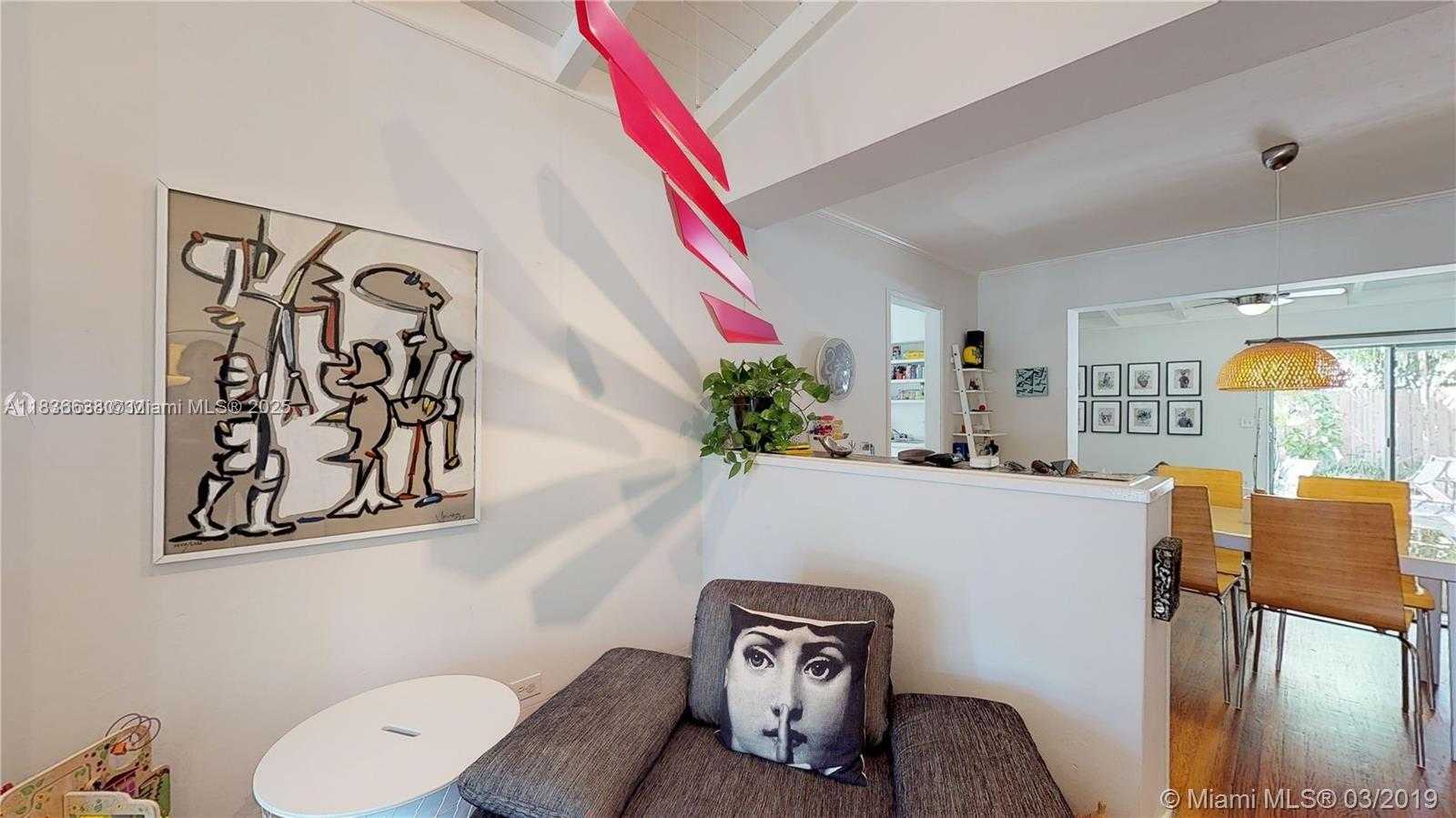Small Image of 725 NORTH EAST 73RD ST, Miami Number 11