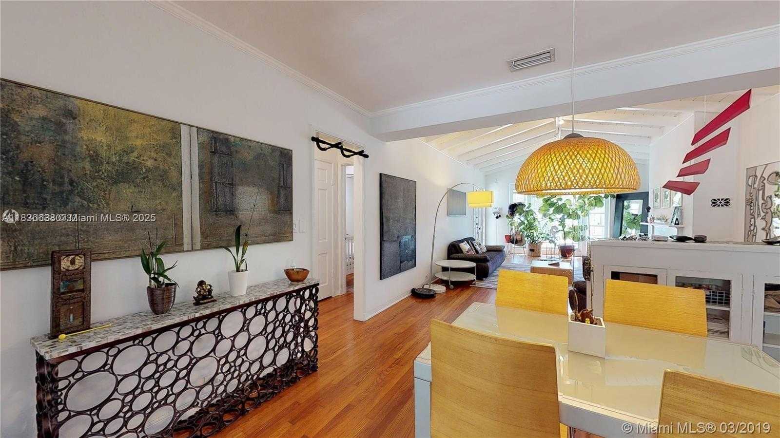 Small Image of 725 NORTH EAST 73RD ST, Miami Number 12