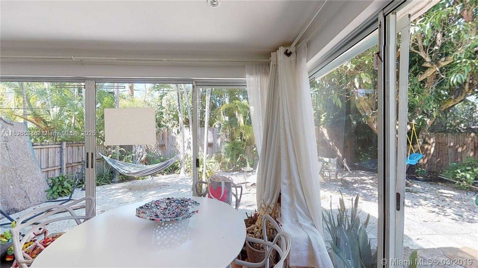 Small Image of 725 NORTH EAST 73RD ST, Miami Number 13