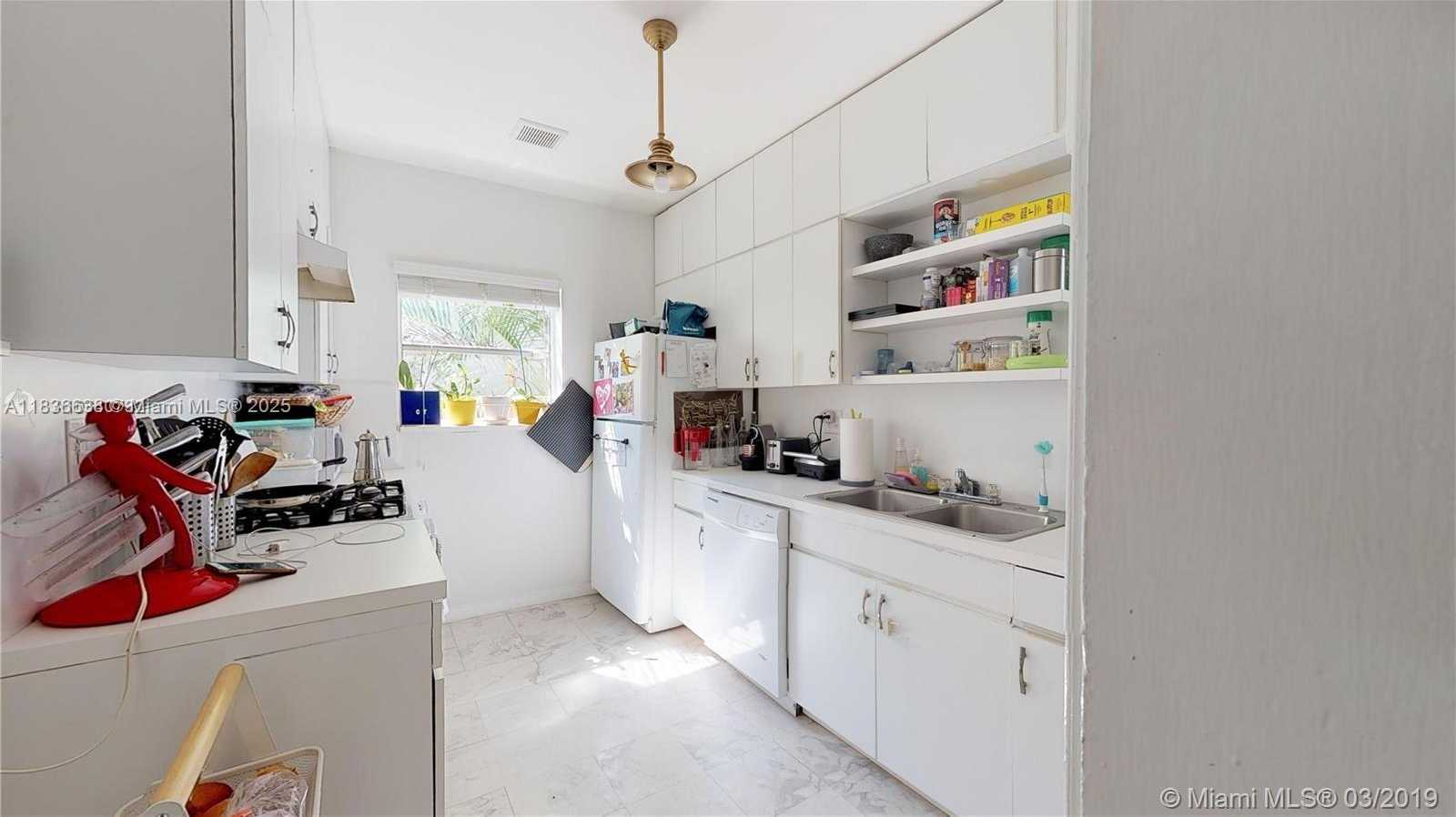 Small Image of 725 NORTH EAST 73RD ST, Miami Number 15