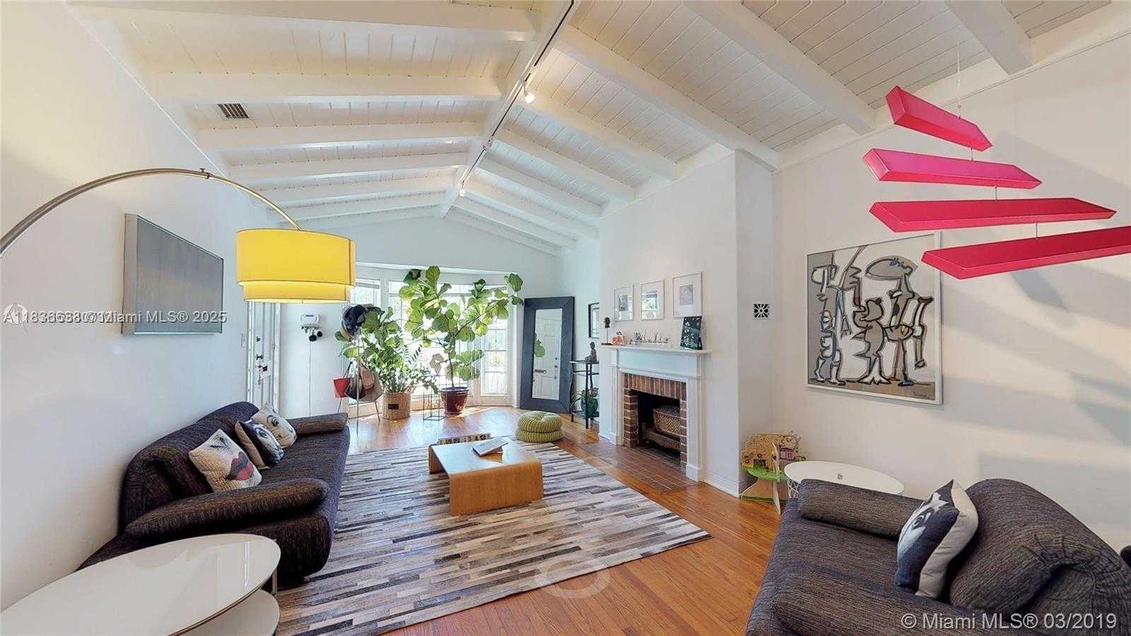 Small Image of 725 NORTH EAST 73RD ST, Miami Number 2