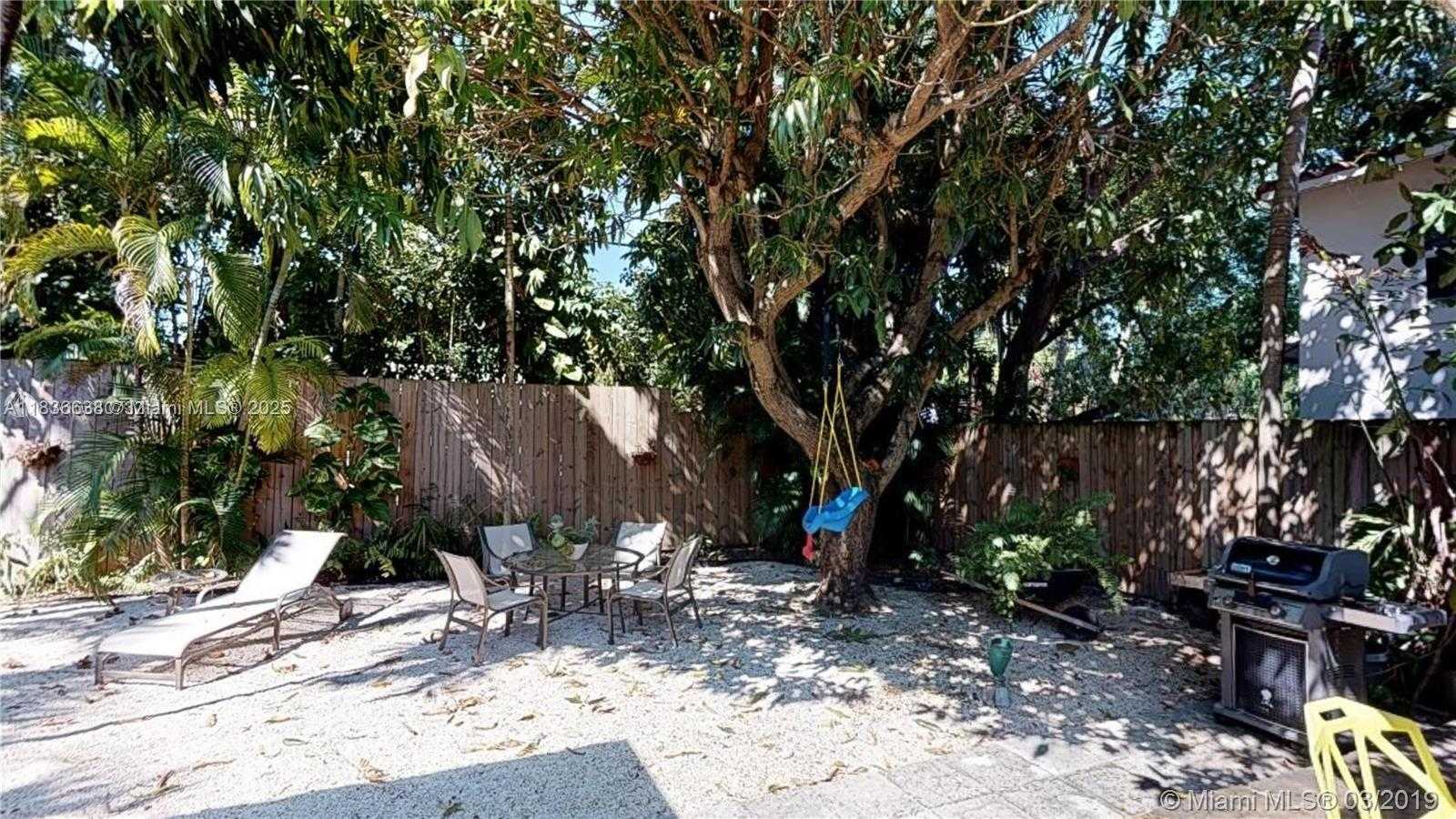 Small Image of 725 NORTH EAST 73RD ST, Miami Number 27