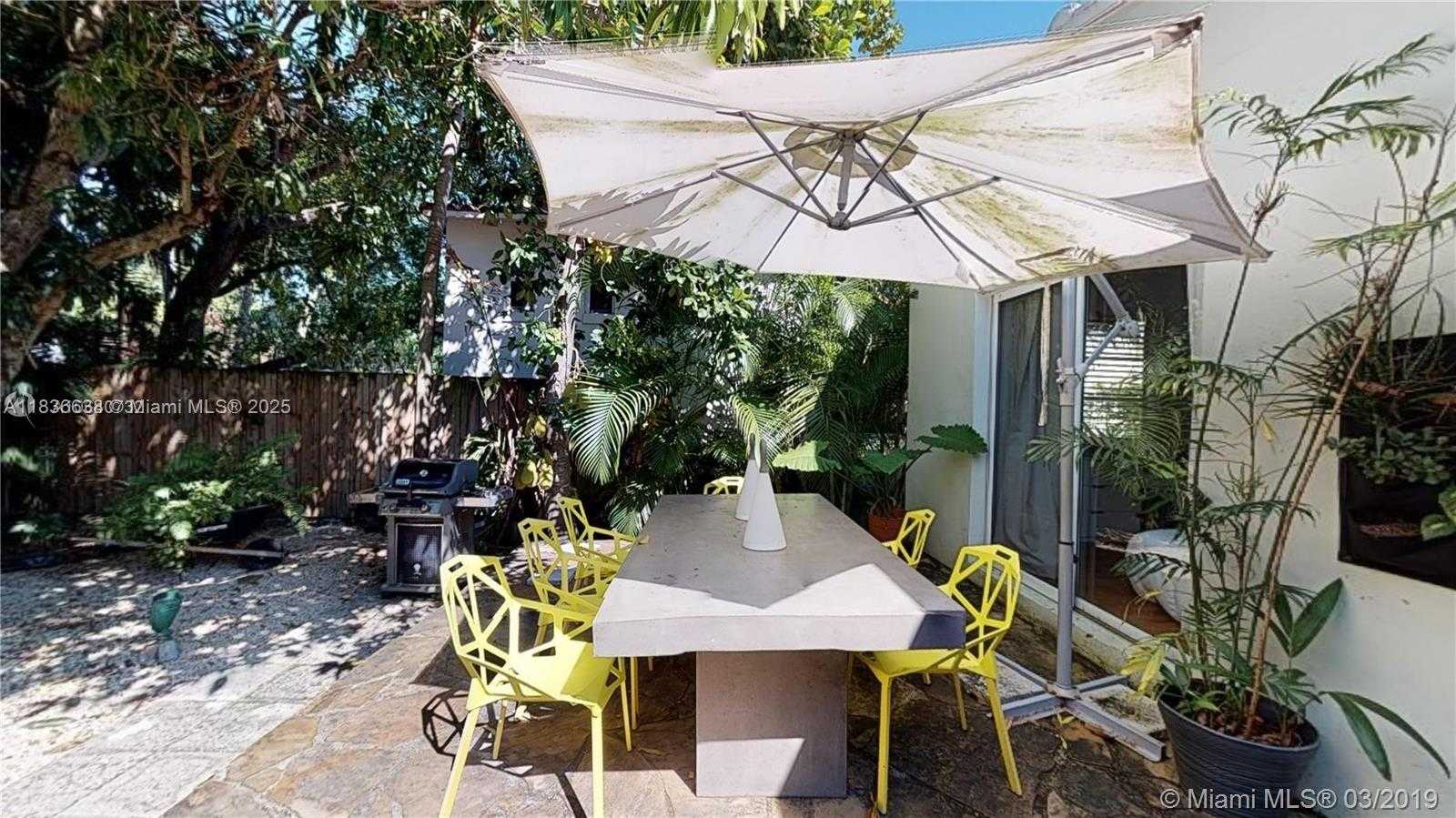 Small Image of 725 NORTH EAST 73RD ST, Miami Number 4