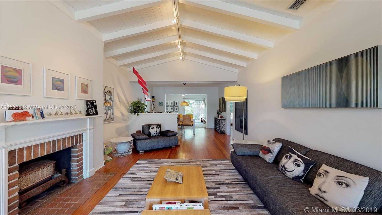 Small Image of 725 NORTH EAST 73RD ST, Miami Number 6