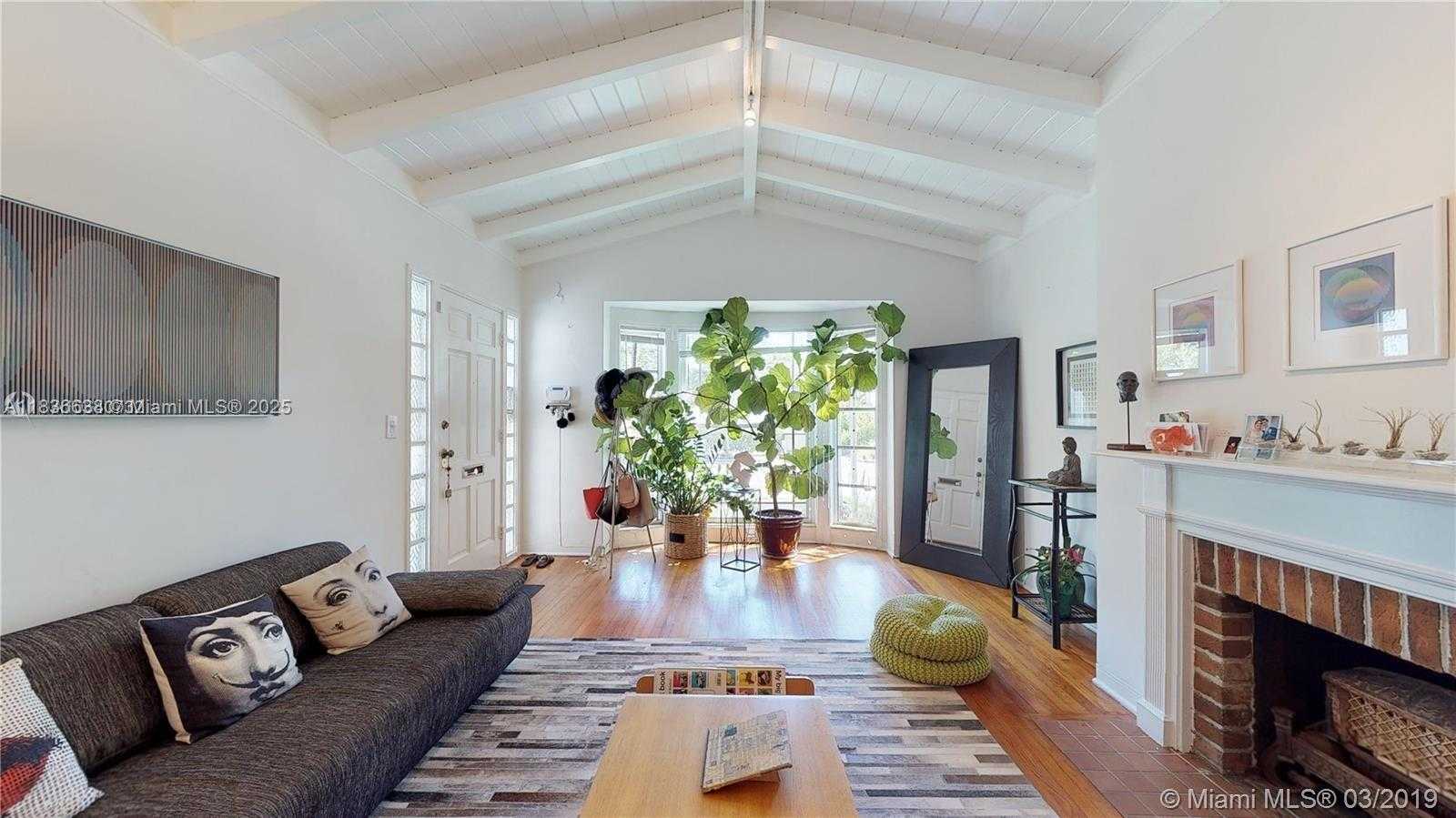 Small Image of 725 NORTH EAST 73RD ST, Miami Number 7