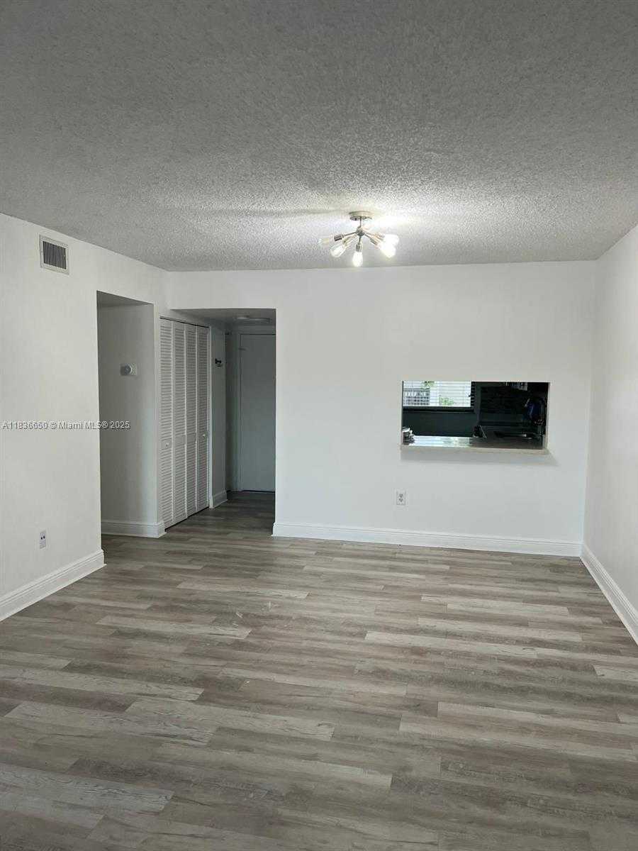 Small Image of 8875 FONTAINEBLEAU BLVD #202, Miami Number 10