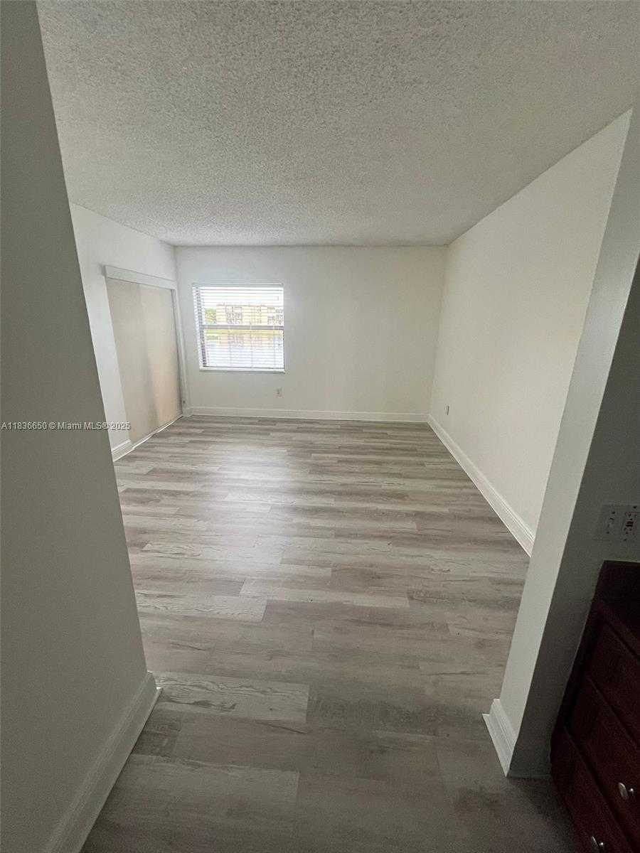 Small Image of 8875 FONTAINEBLEAU BLVD #202, Miami Number 15