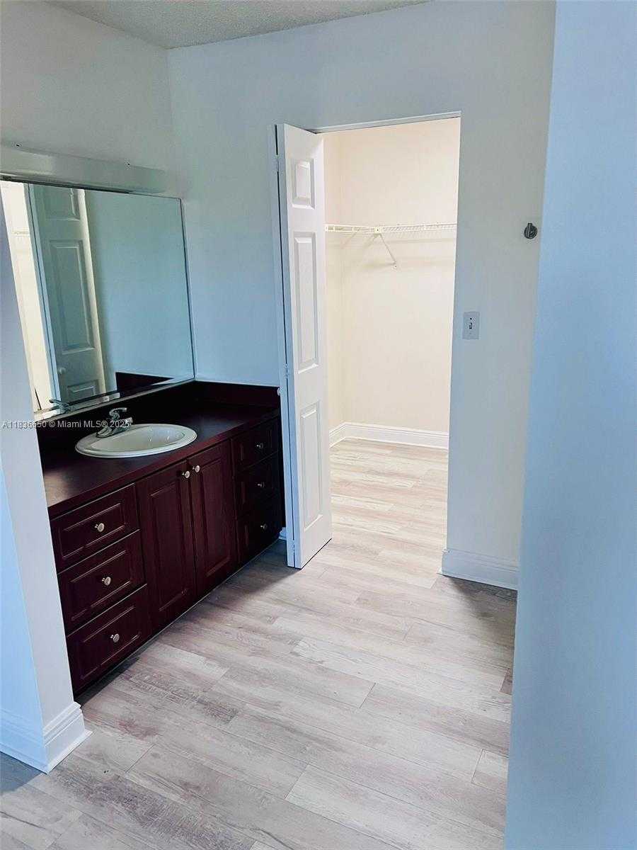 Small Image of 8875 FONTAINEBLEAU BLVD #202, Miami Number 19