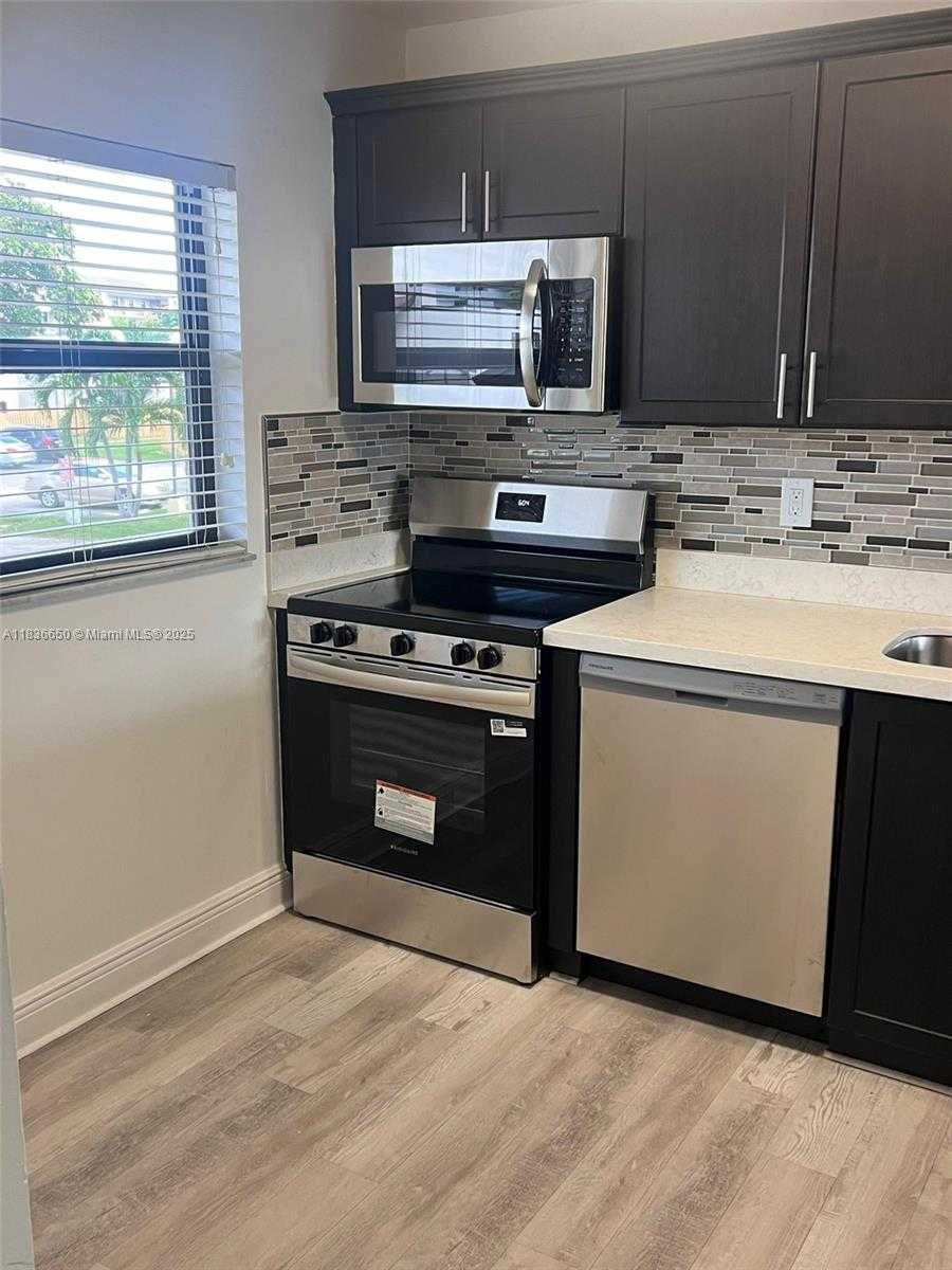Small Image of 8875 FONTAINEBLEAU BLVD #202, Miami Number 2