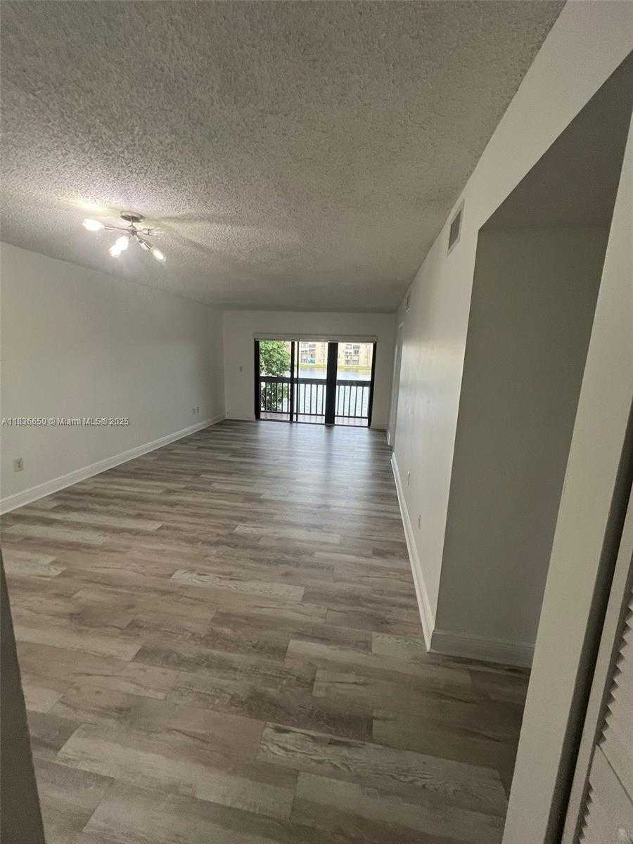 Small Image of 8875 FONTAINEBLEAU BLVD #202, Miami Number 4