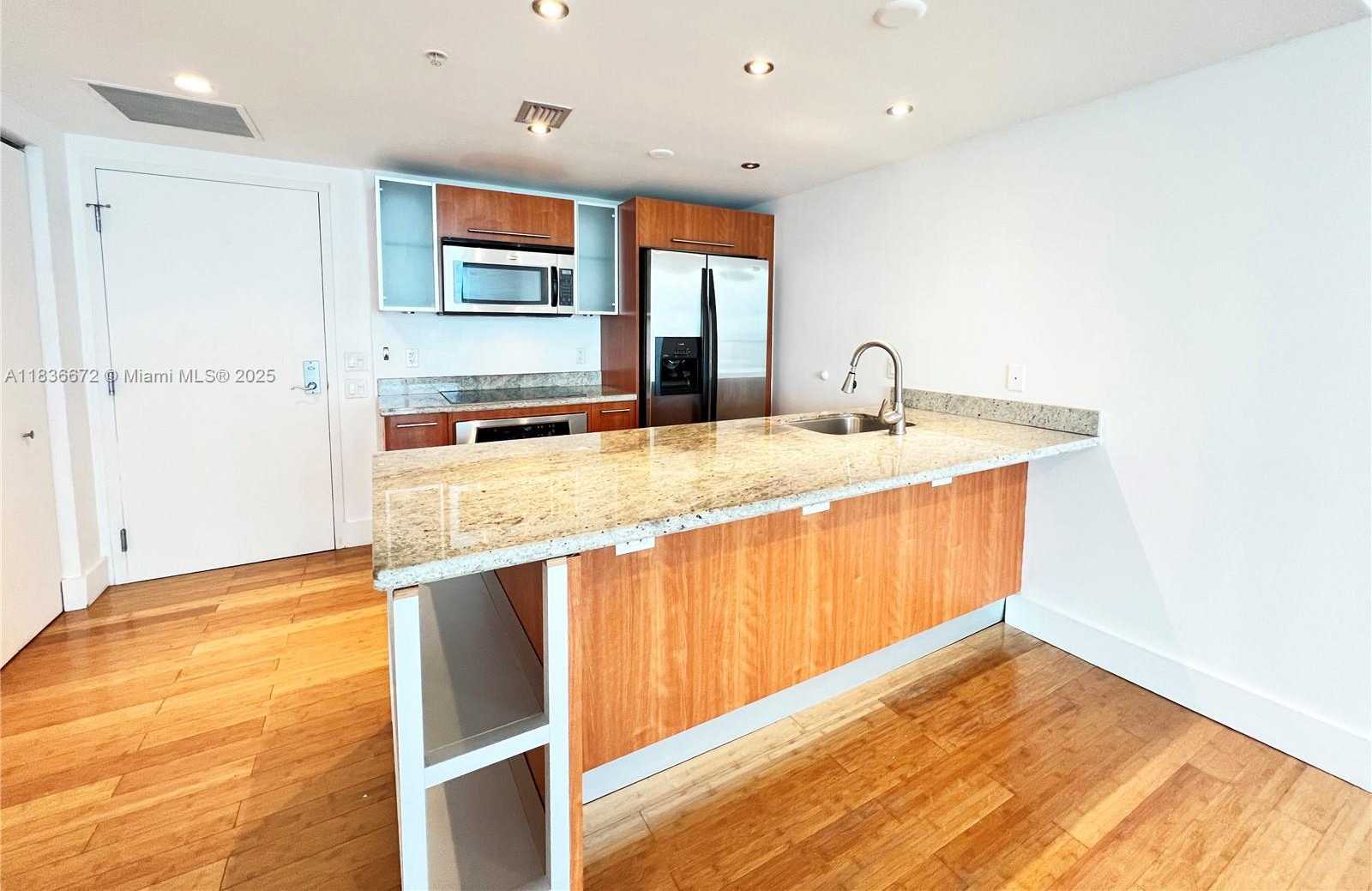 Small Image of 185 SOUTH WEST 7TH ST #4014, Miami Number 2