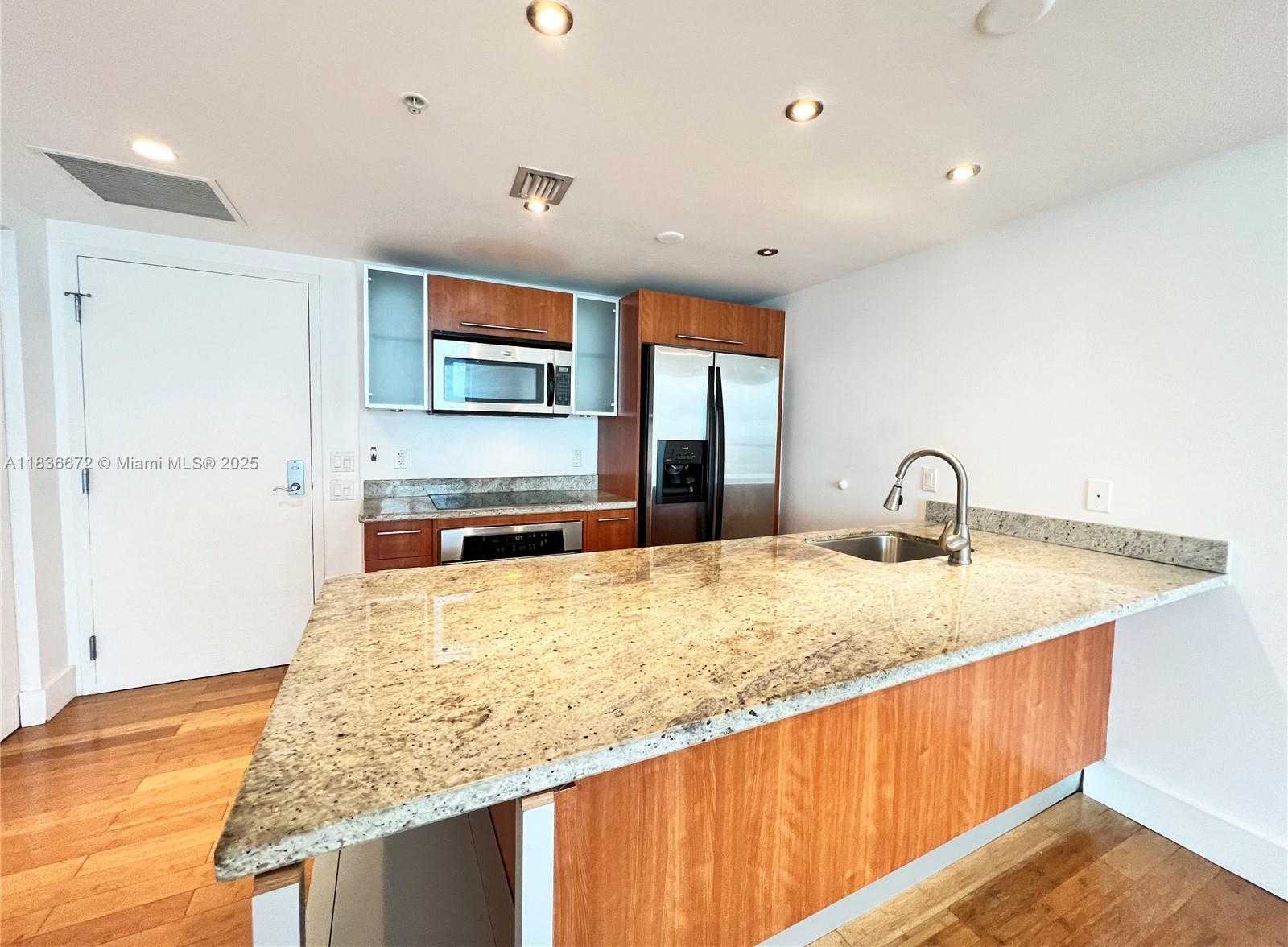 Small Image of 185 SOUTH WEST 7TH ST #4014, Miami Number 3