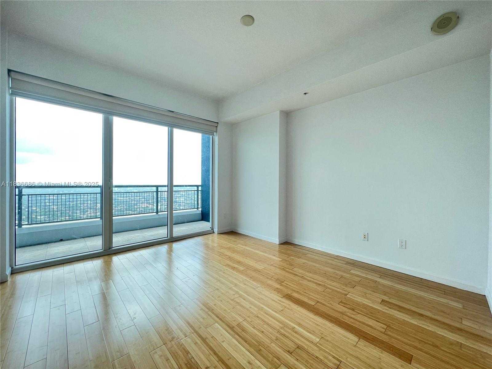 Small Image of 60 SOUTH WEST 13TH ST #3605, Miami Number 5