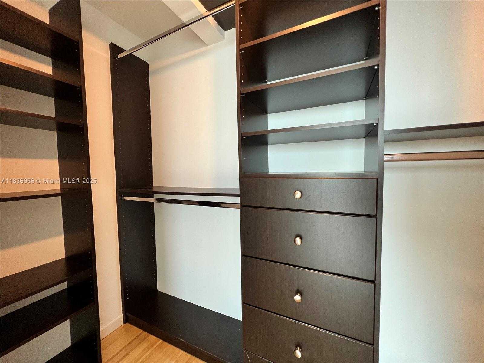 Small Image of 60 SOUTH WEST 13TH ST #3605, Miami Number 6