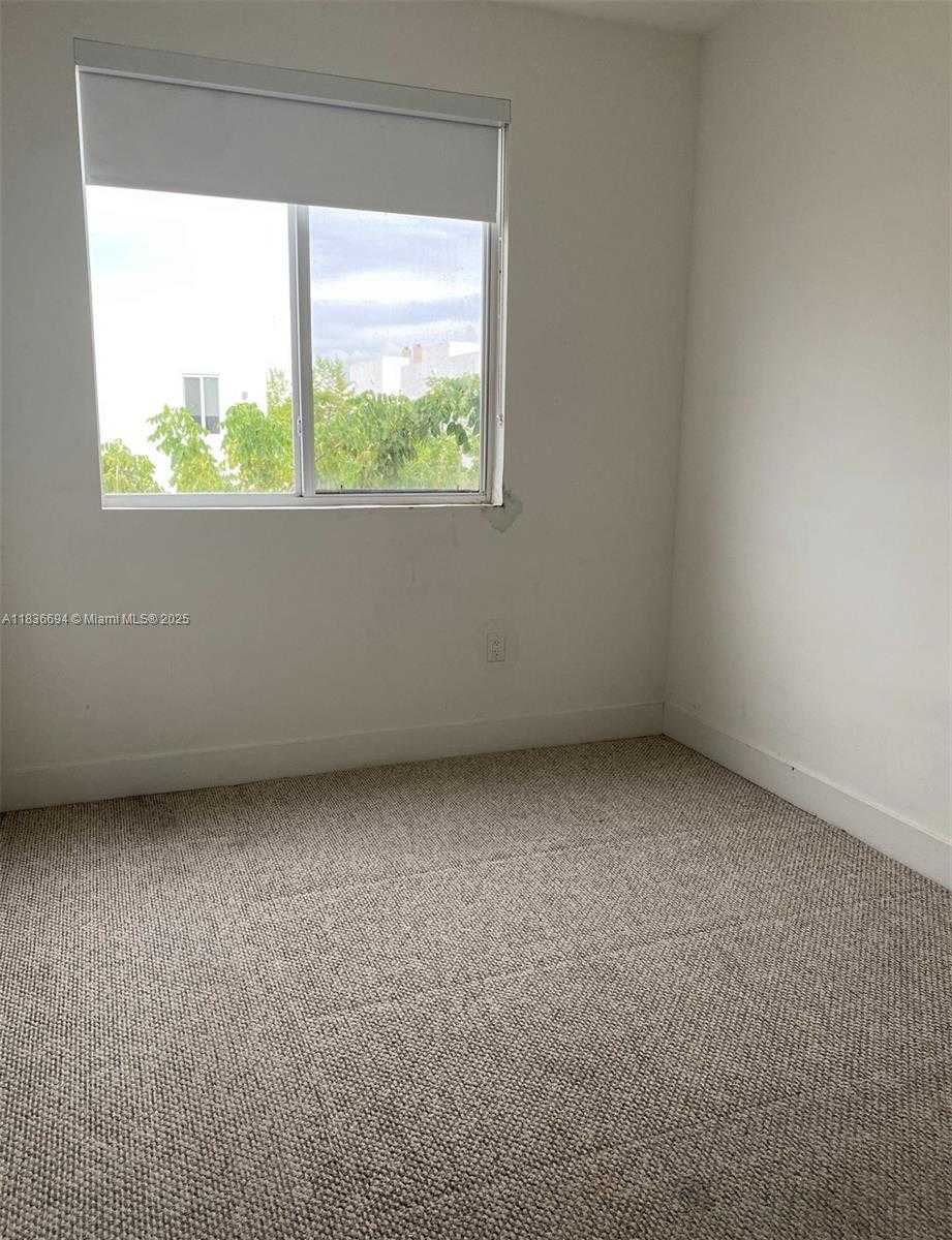 Small Image of 7231 NORTH WEST 103TH PATH #7231, Doral Number 11