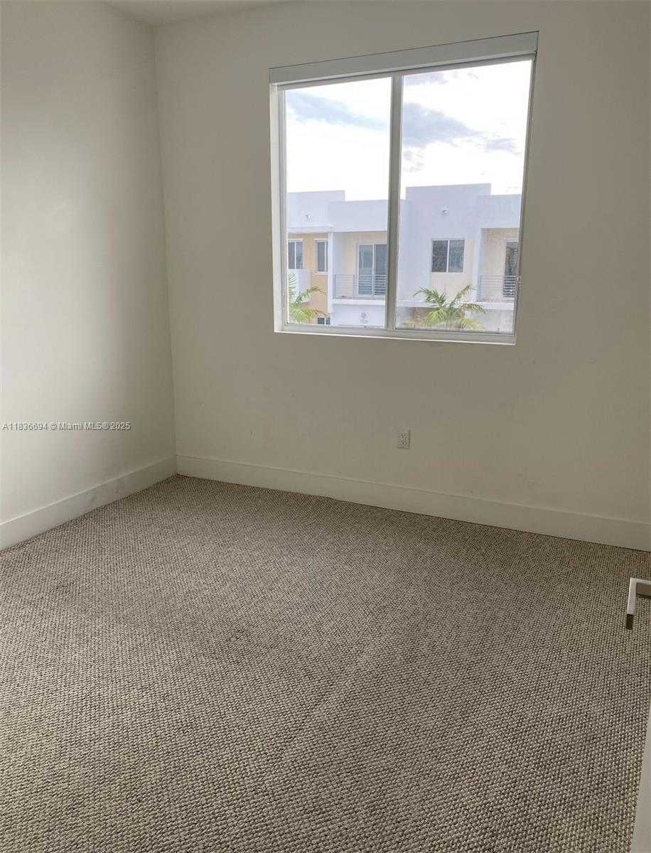 Small Image of 7231 NORTH WEST 103TH PATH #7231, Doral Number 12