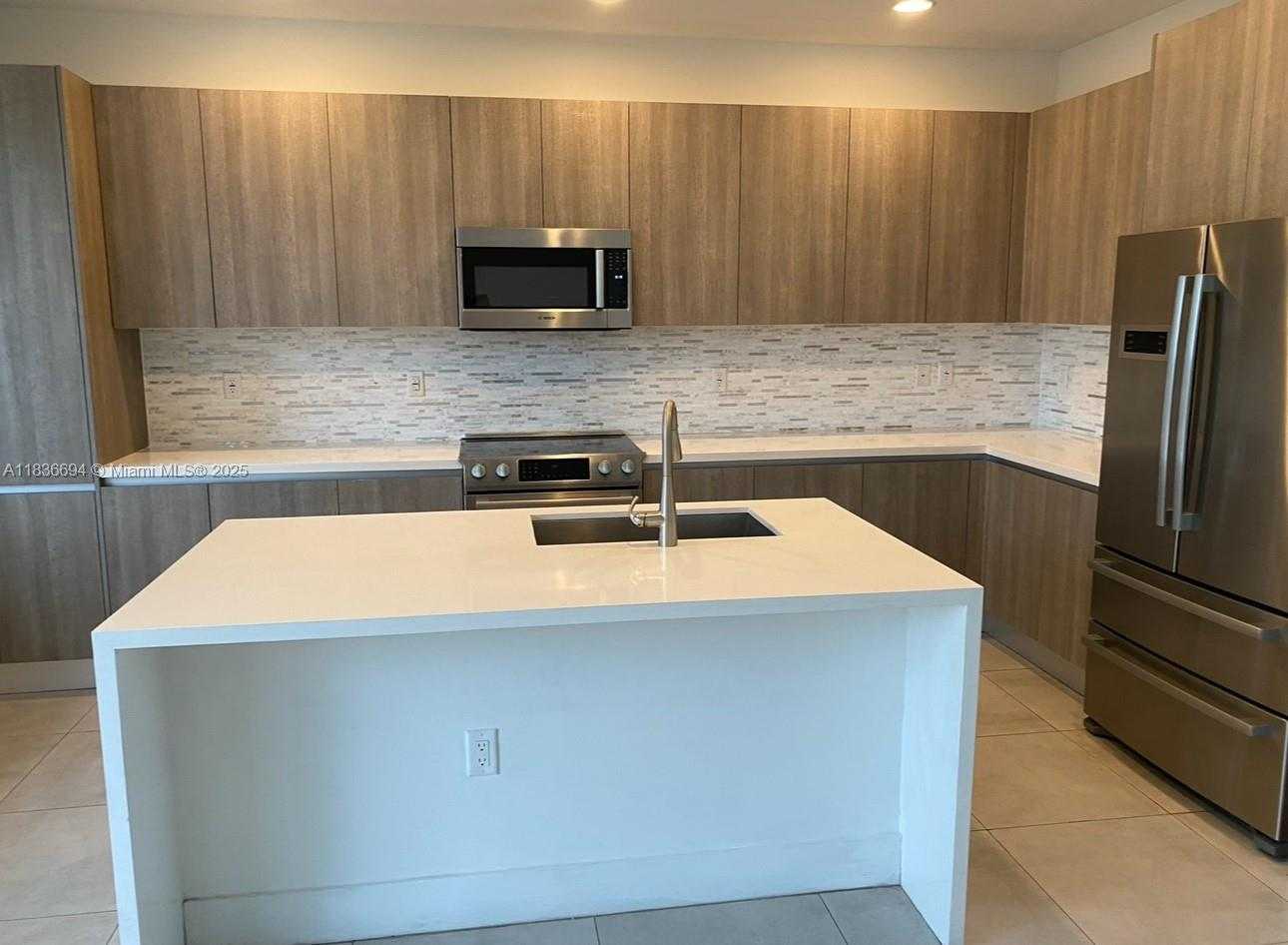 Small Image of 7231 NORTH WEST 103TH PATH #7231, Doral Number 5