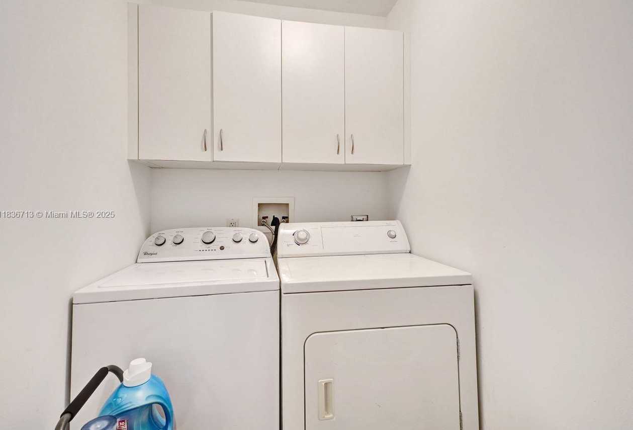 Small Image of 801 BRICKELL KEY BLVD #601, Miami Number 14