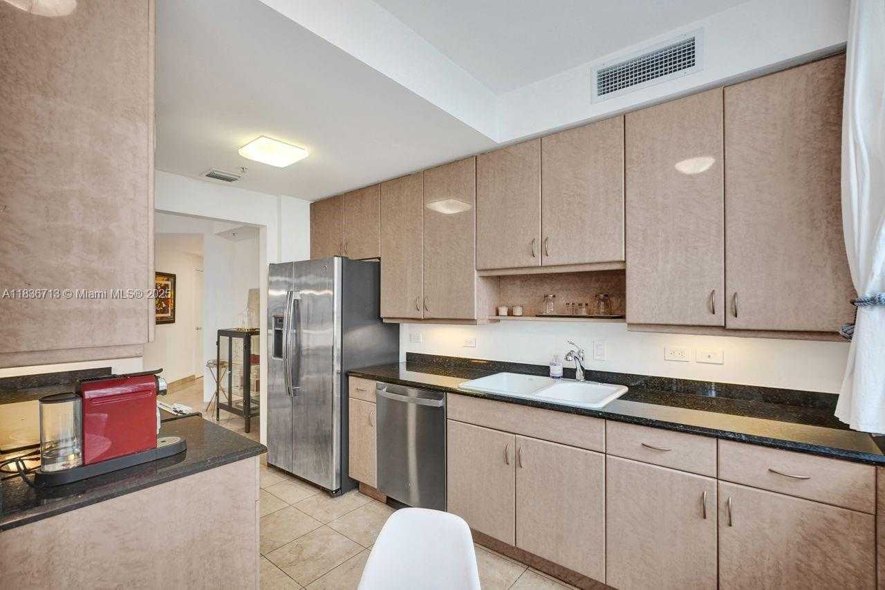 Small Image of 801 BRICKELL KEY BLVD #601, Miami Number 6