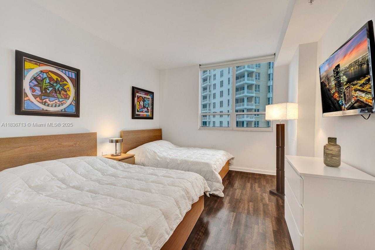 Small Image of 801 BRICKELL KEY BLVD #601, Miami Number 9