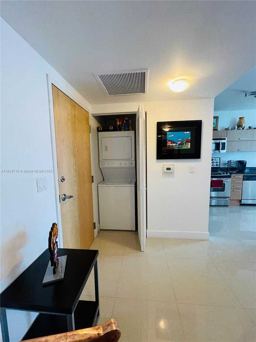 Small Image of 350 SOUTH MIAMI AVE #3908, Miami Number 6