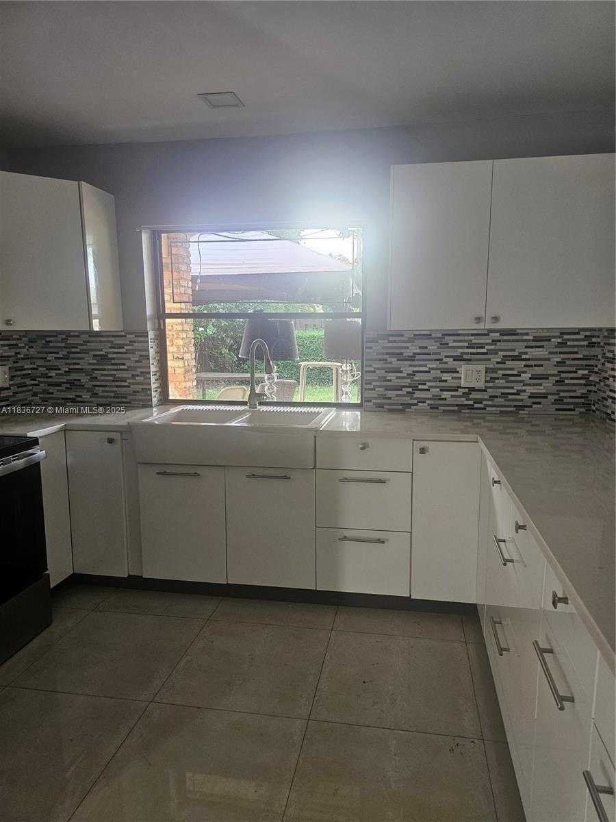 Small Image of 5320 SOUTH WEST 153RD PL S #1, Miami Number 17