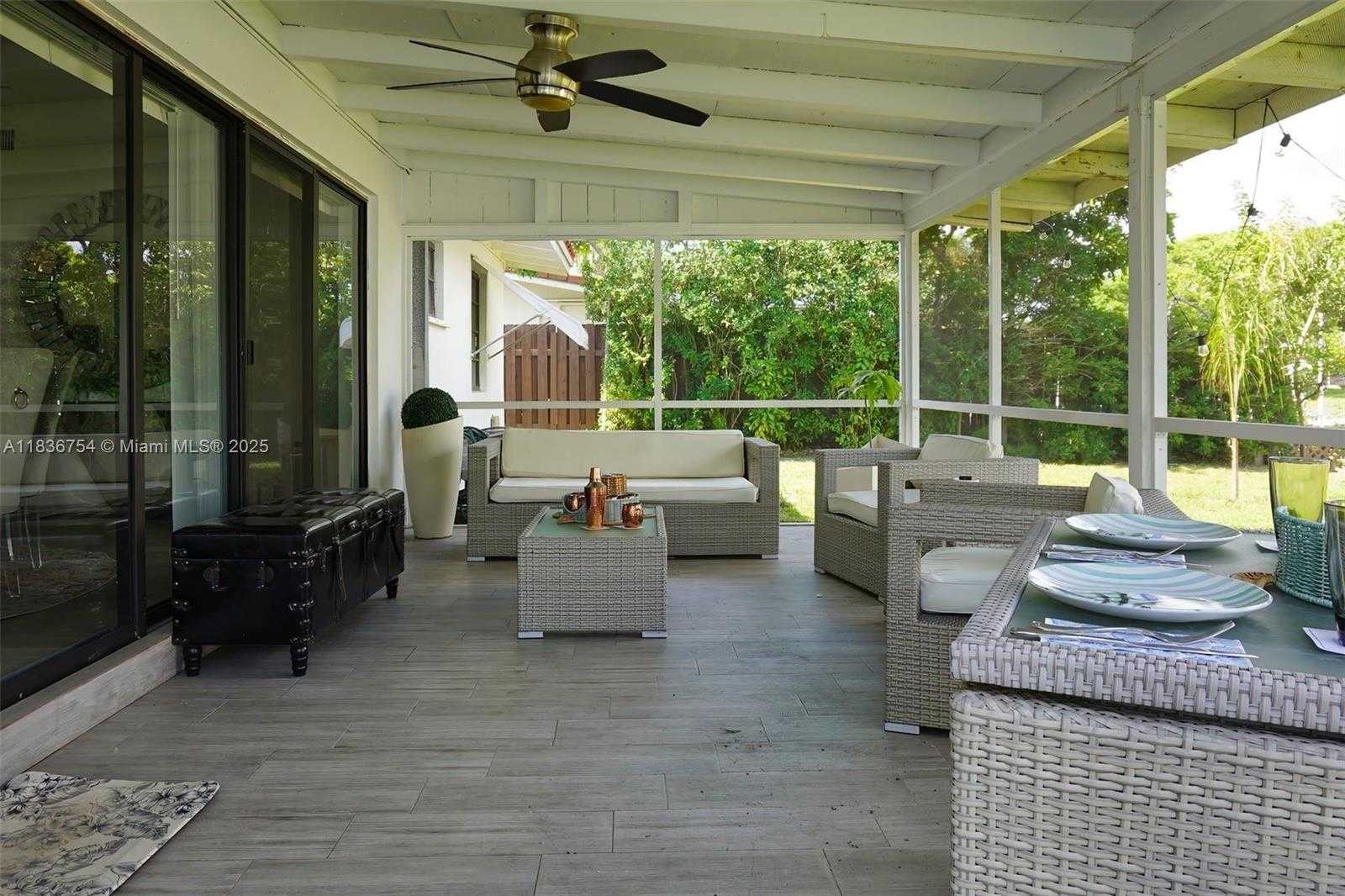 Small Image of 2525 TORTUGAS LN, Fort Lauderdale Number 7
