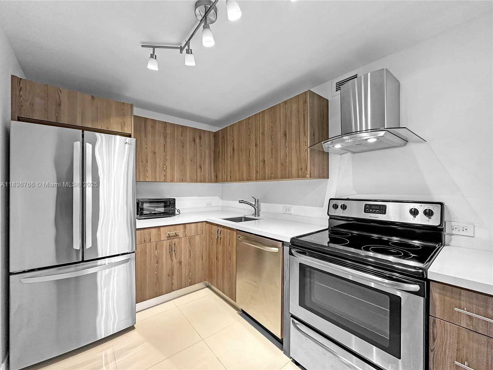 Small Image of 6969 COLLINS AVE #1011, Miami Beach Number 23