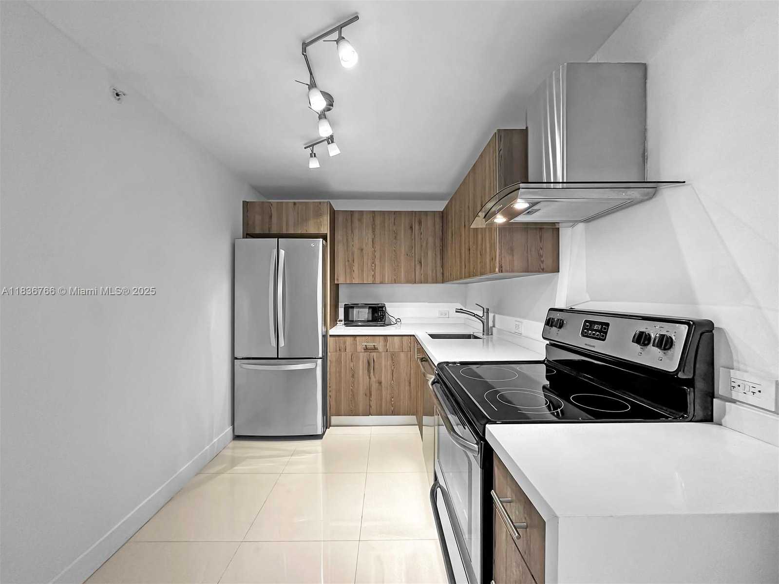 Small Image of 6969 COLLINS AVE #1011, Miami Beach Number 24