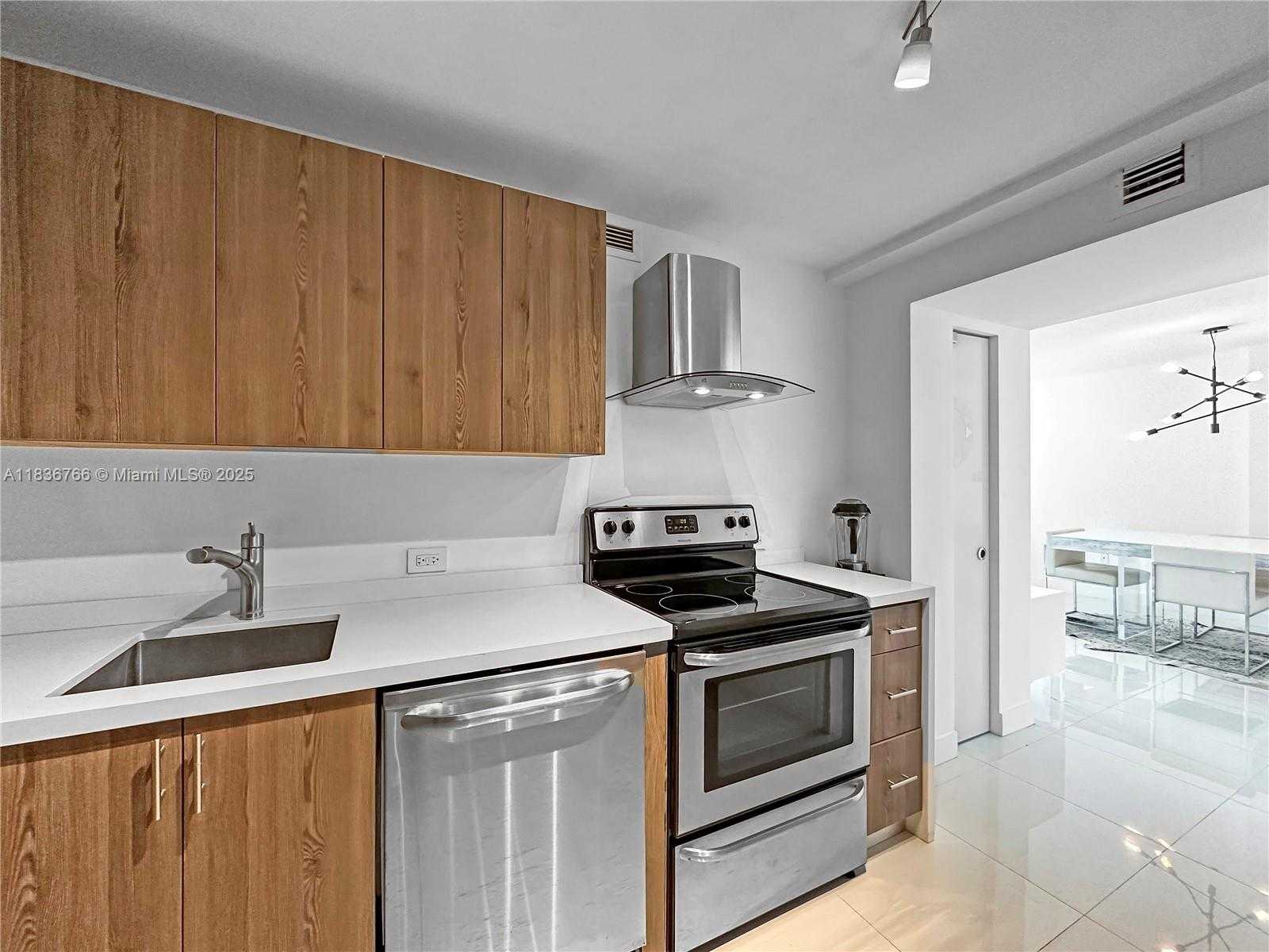 Small Image of 6969 COLLINS AVE #1011, Miami Beach Number 25