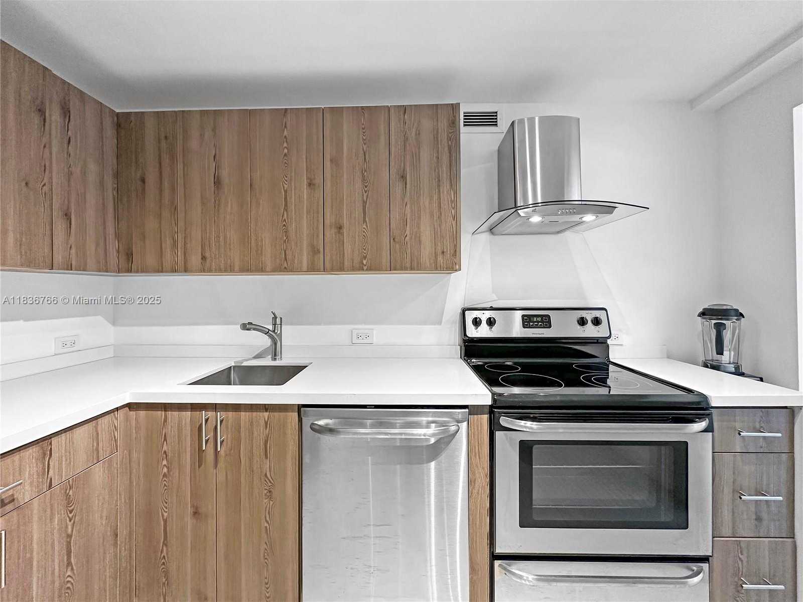 Small Image of 6969 COLLINS AVE #1011, Miami Beach Number 26
