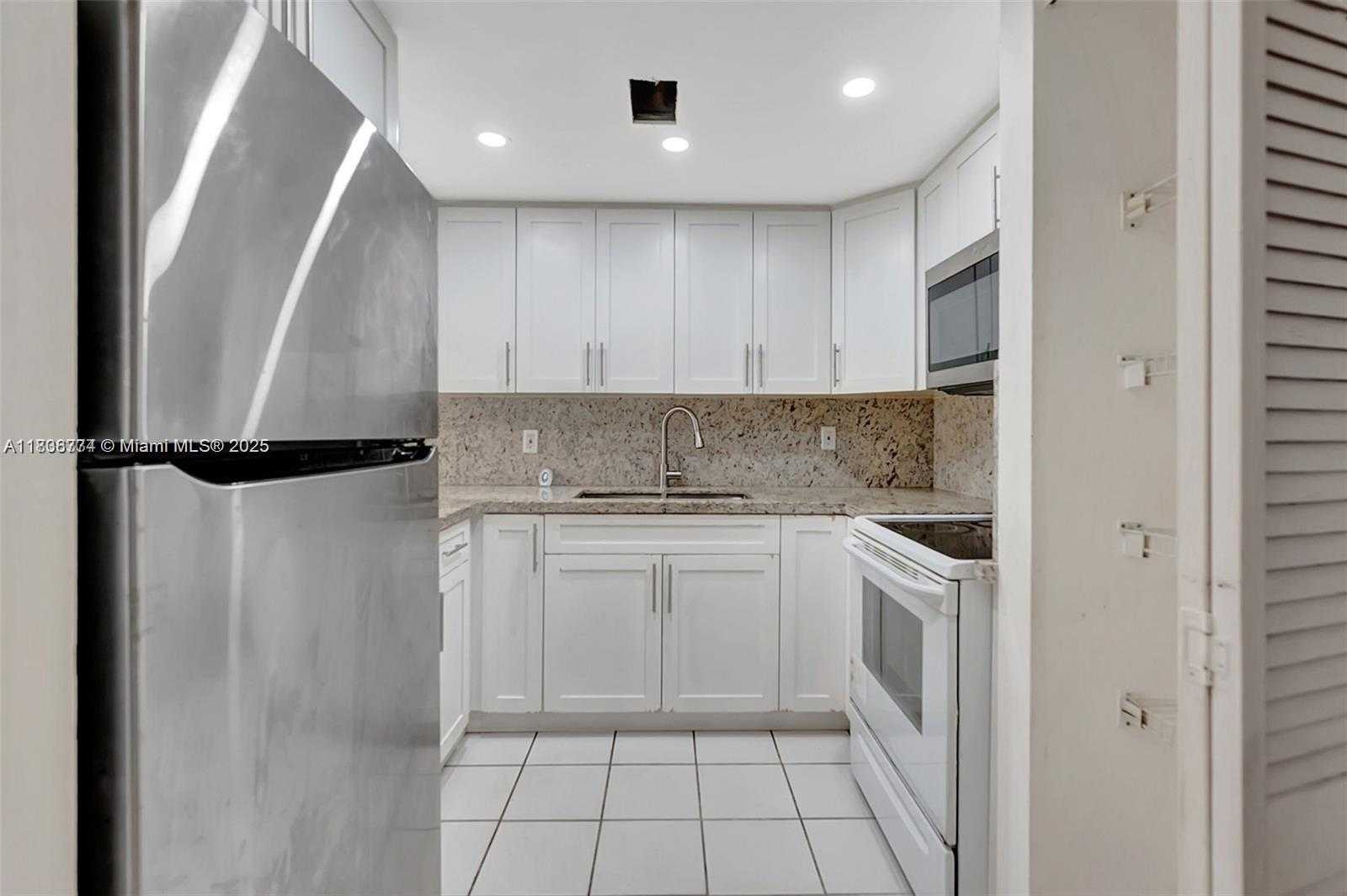 Small Image of 1604 NORTH EAST 151ST ST #1604, Miami Number 11