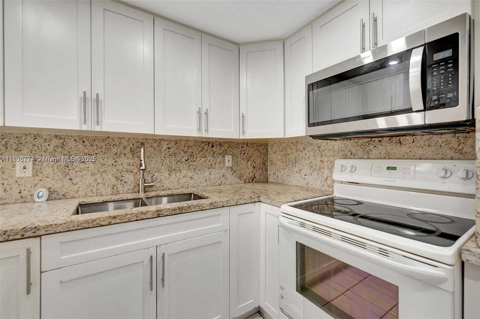 Small Image of 1604 NORTH EAST 151ST ST #1604, Miami Number 13