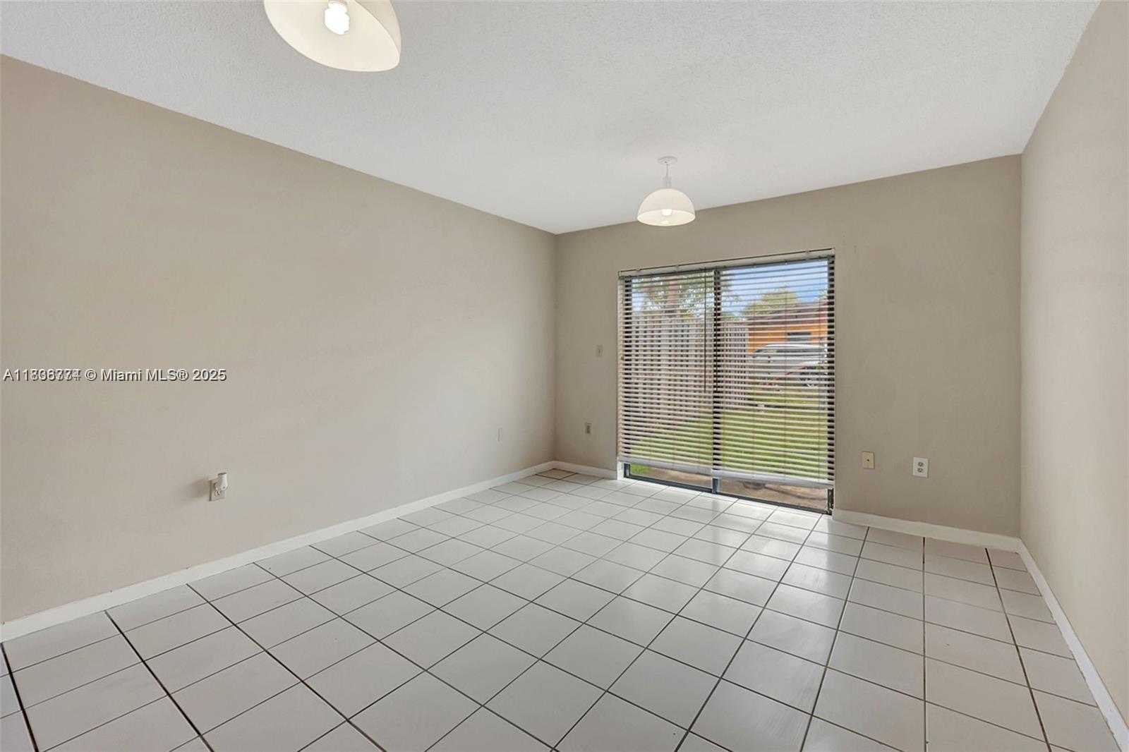 Small Image of 1604 NORTH EAST 151ST ST #1604, Miami Number 14