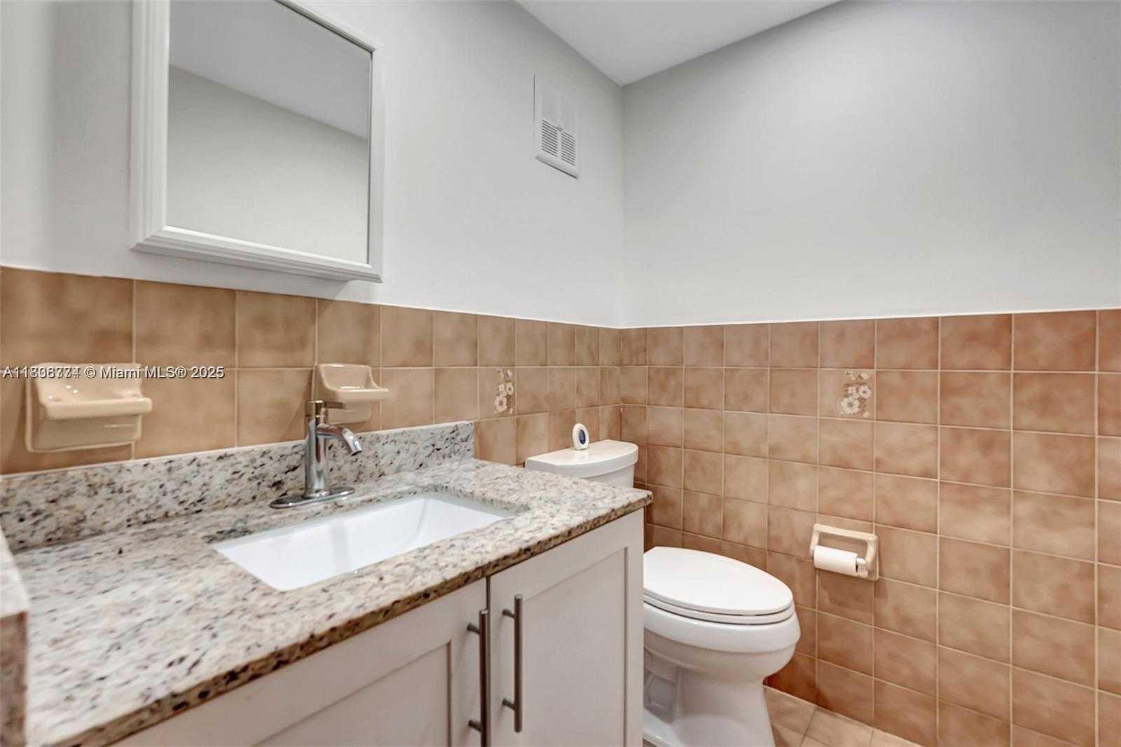 Small Image of 1604 NORTH EAST 151ST ST #1604, Miami Number 16