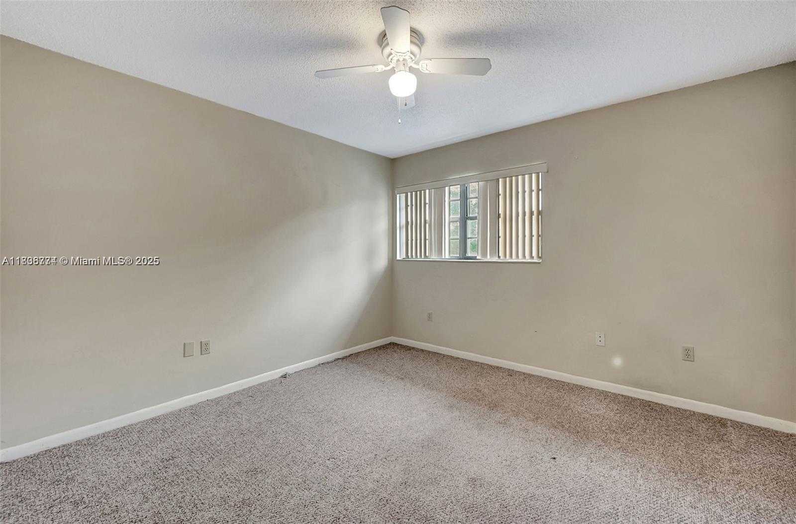 Small Image of 1604 NORTH EAST 151ST ST #1604, Miami Number 22