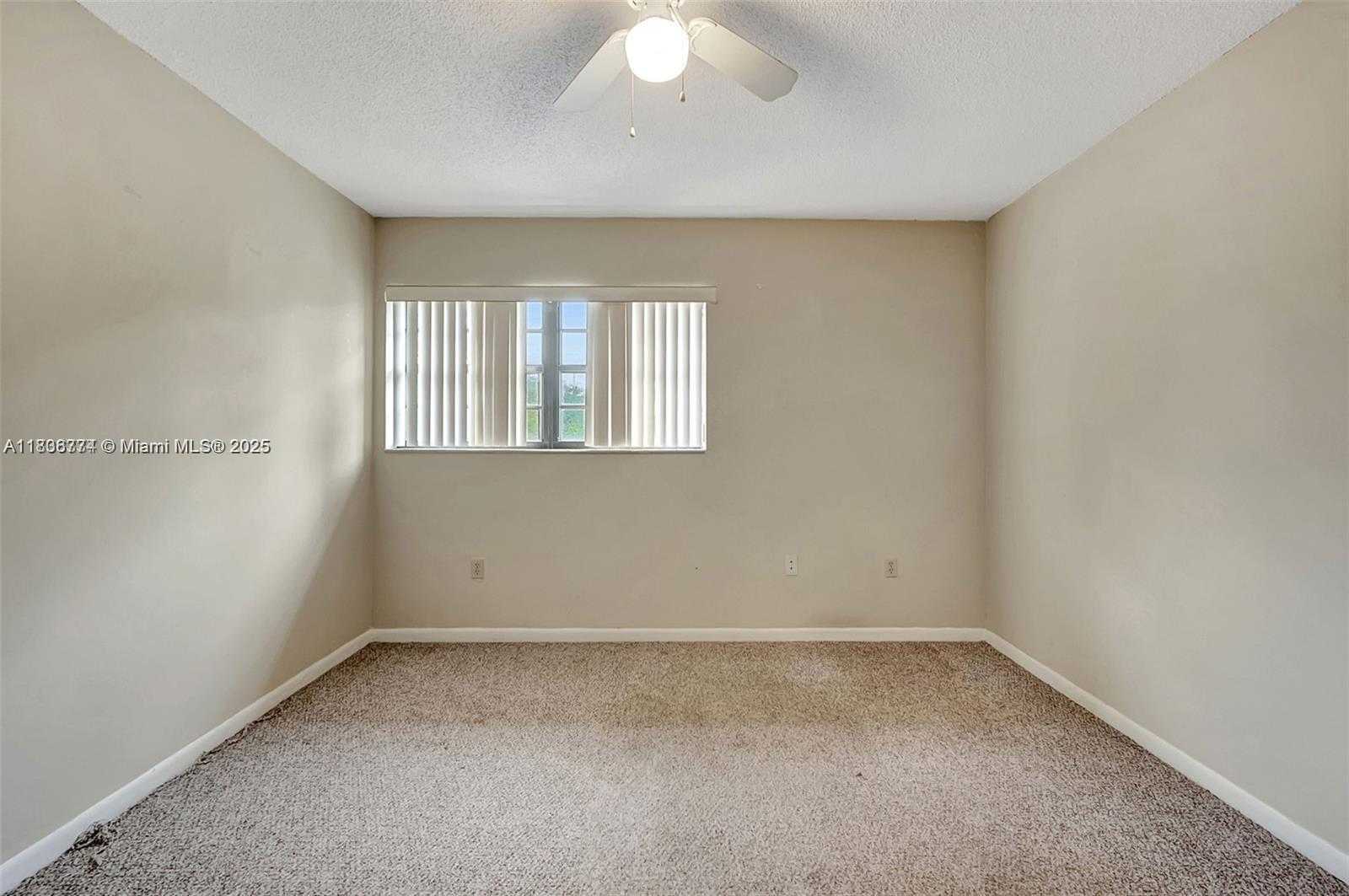 Small Image of 1604 NORTH EAST 151ST ST #1604, Miami Number 24