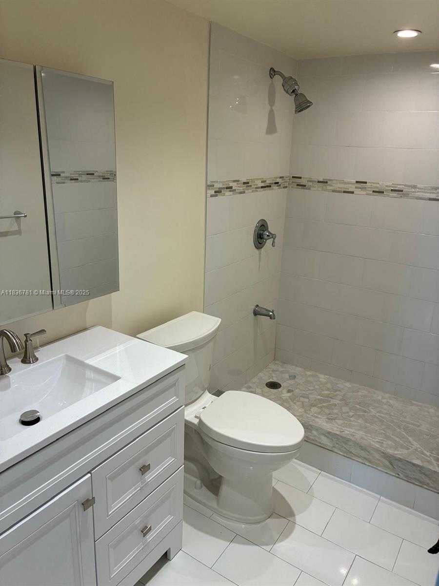Small Image of 13951 KENDALE LAKES CIR #604-A, Miami Number 10