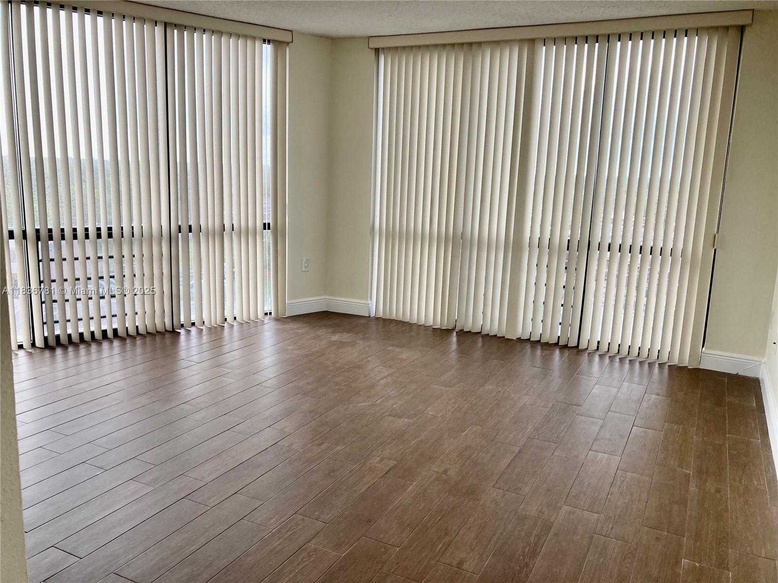 Small Image of 13951 KENDALE LAKES CIR #604-A, Miami Number 11