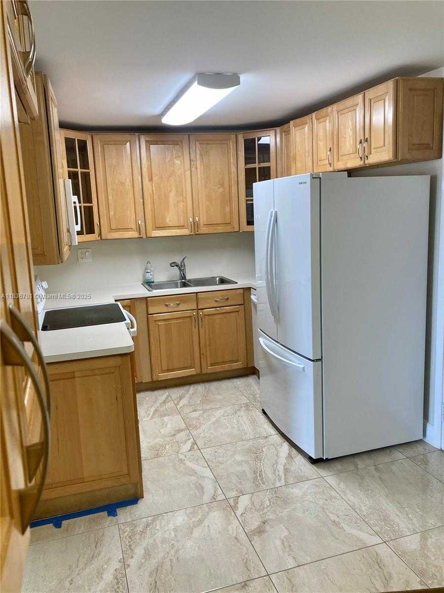 Small Image of 13951 KENDALE LAKES CIR #604-A, Miami Number 13