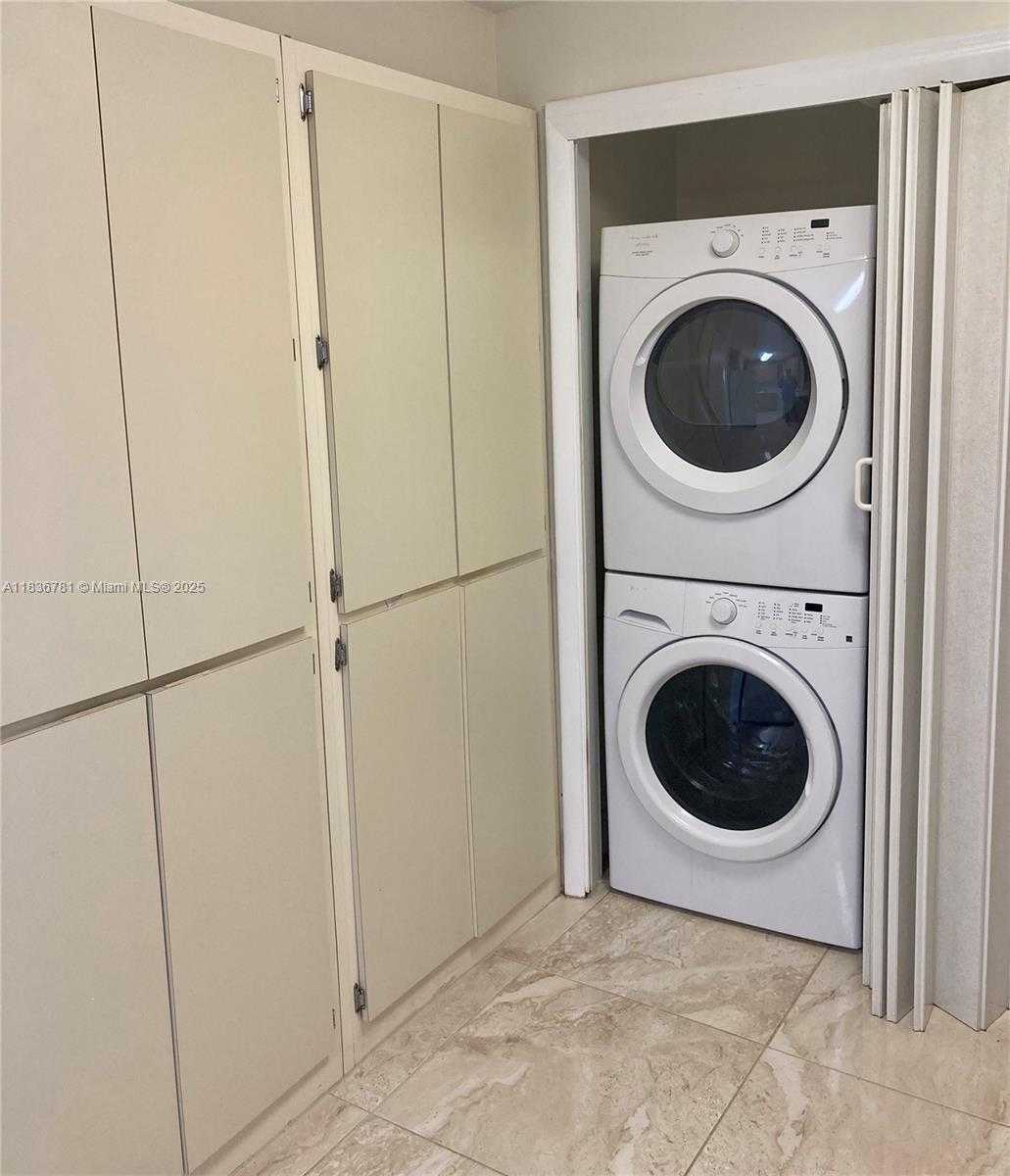 Small Image of 13951 KENDALE LAKES CIR #604-A, Miami Number 14